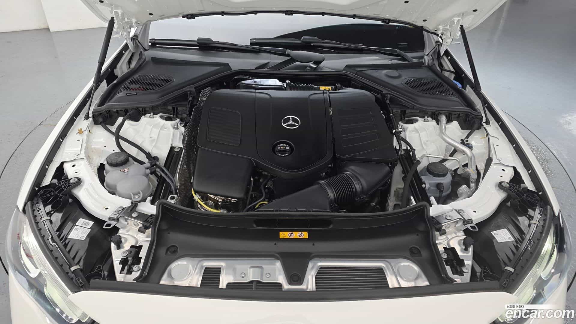 E-Class Mercedes-Benz 2025.3-OUTER-006