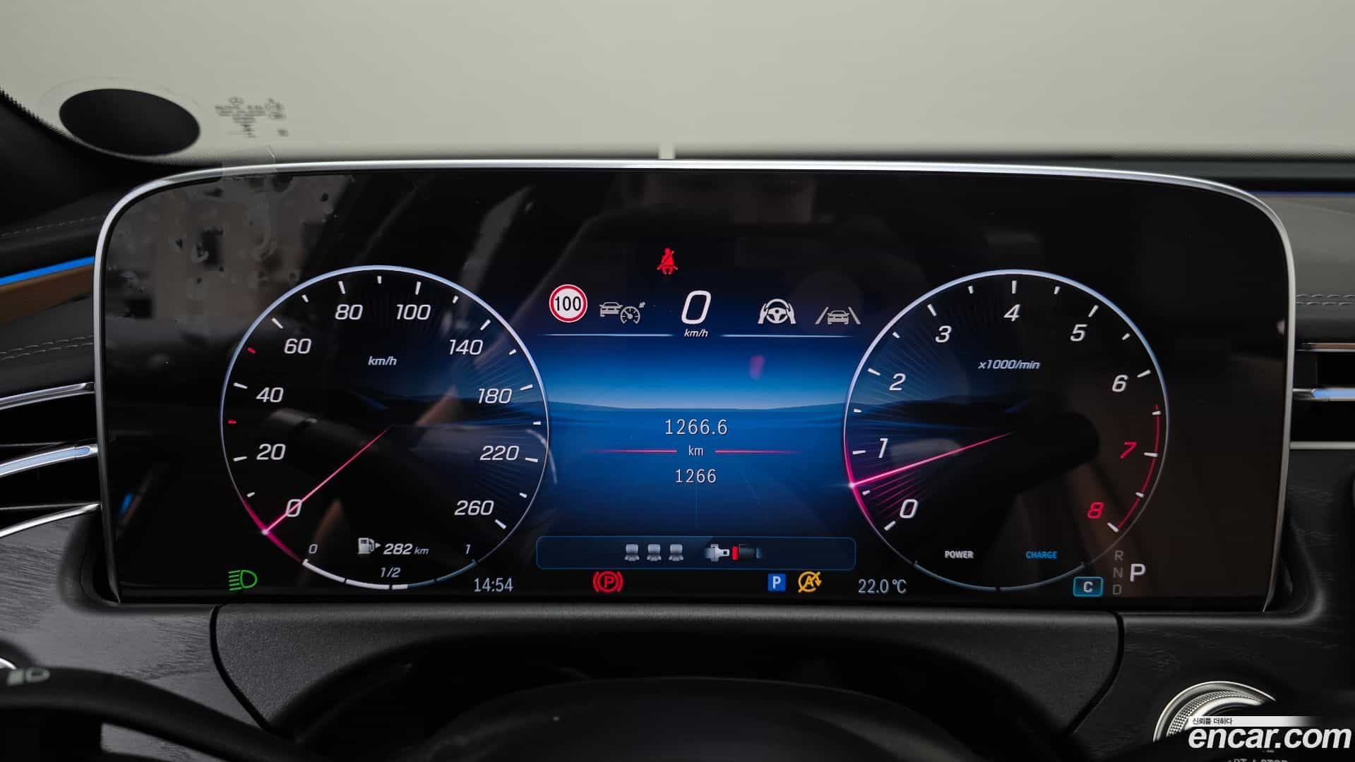 E-Class Mercedes-Benz 2025.3-INNER-008