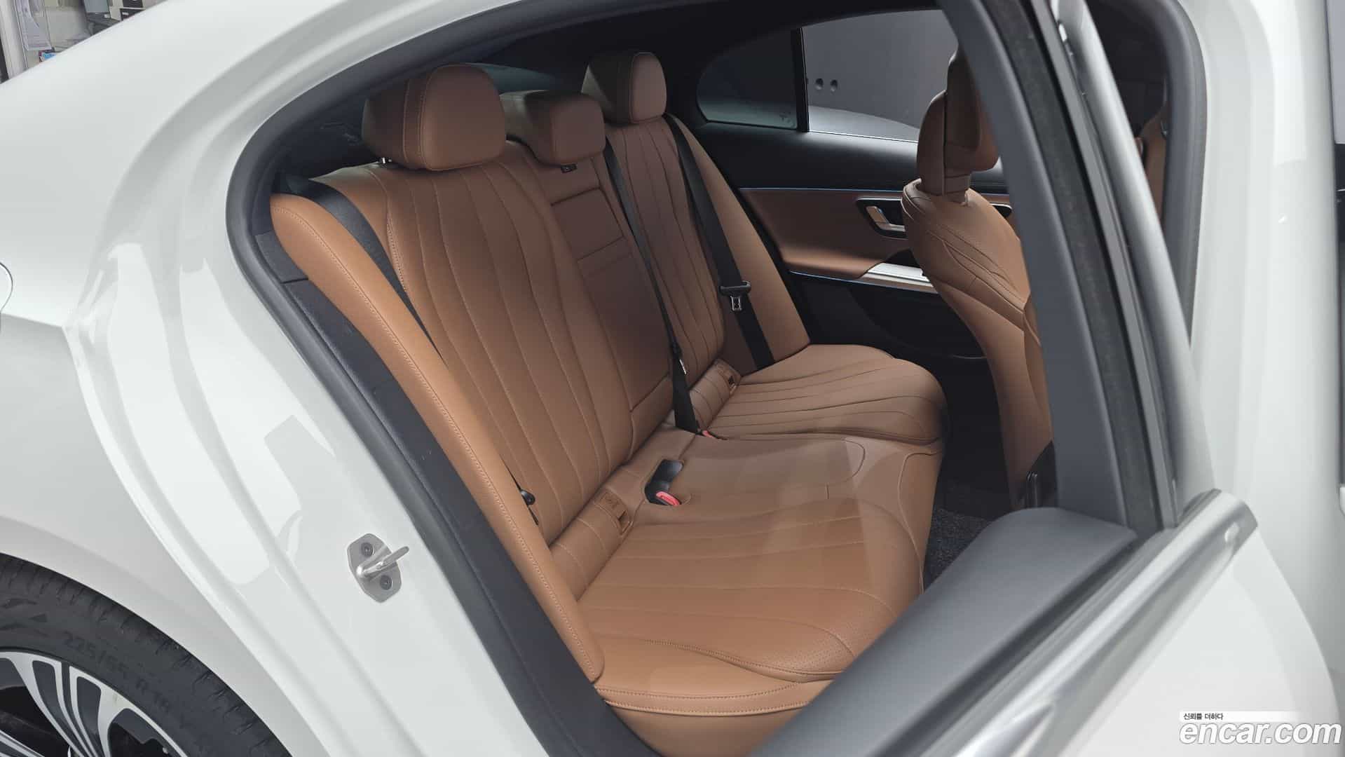 E-Class Mercedes-Benz 2025.3-OPTION-016