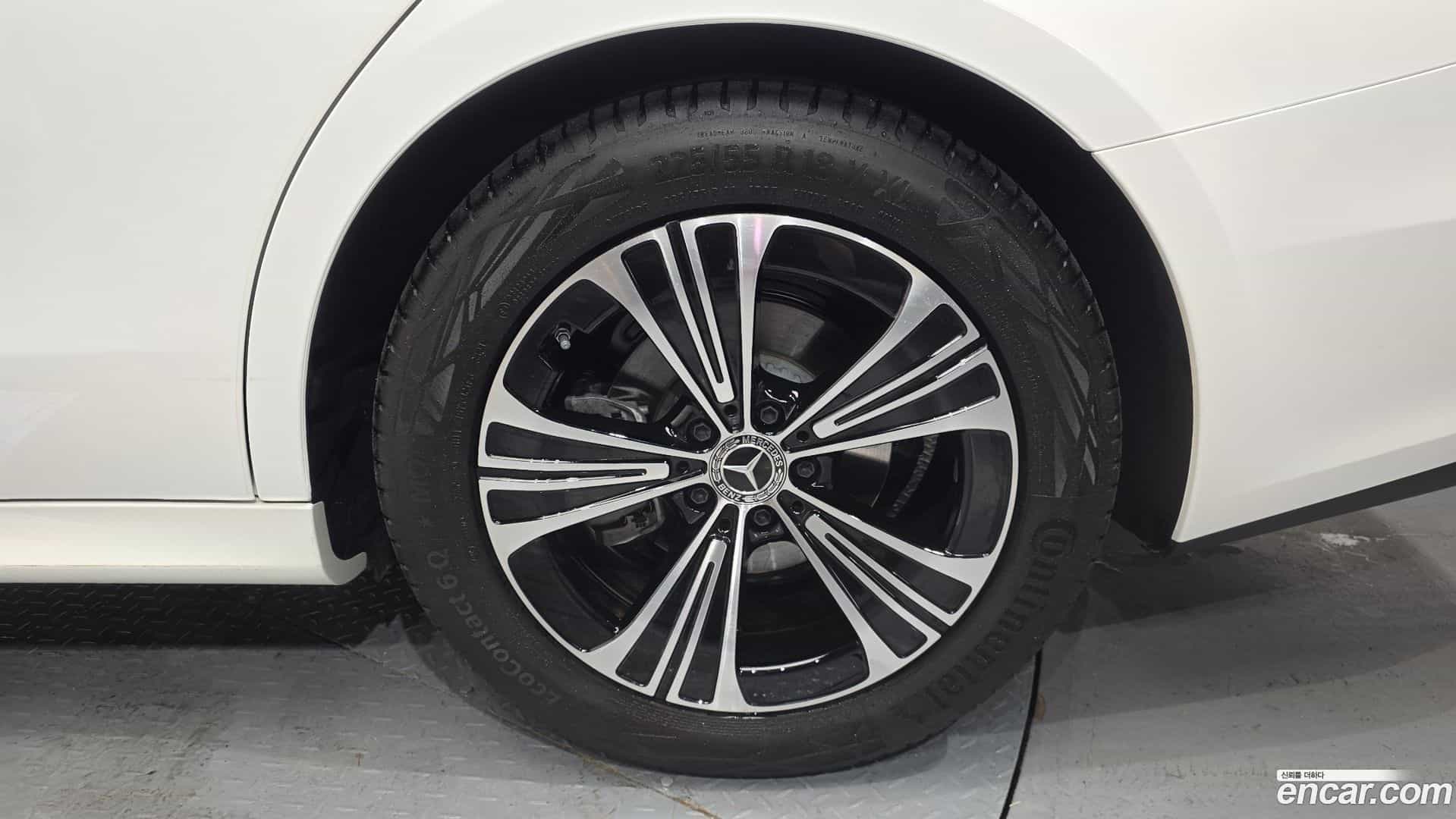 E-Class Mercedes-Benz 2025.3-OUTER-031