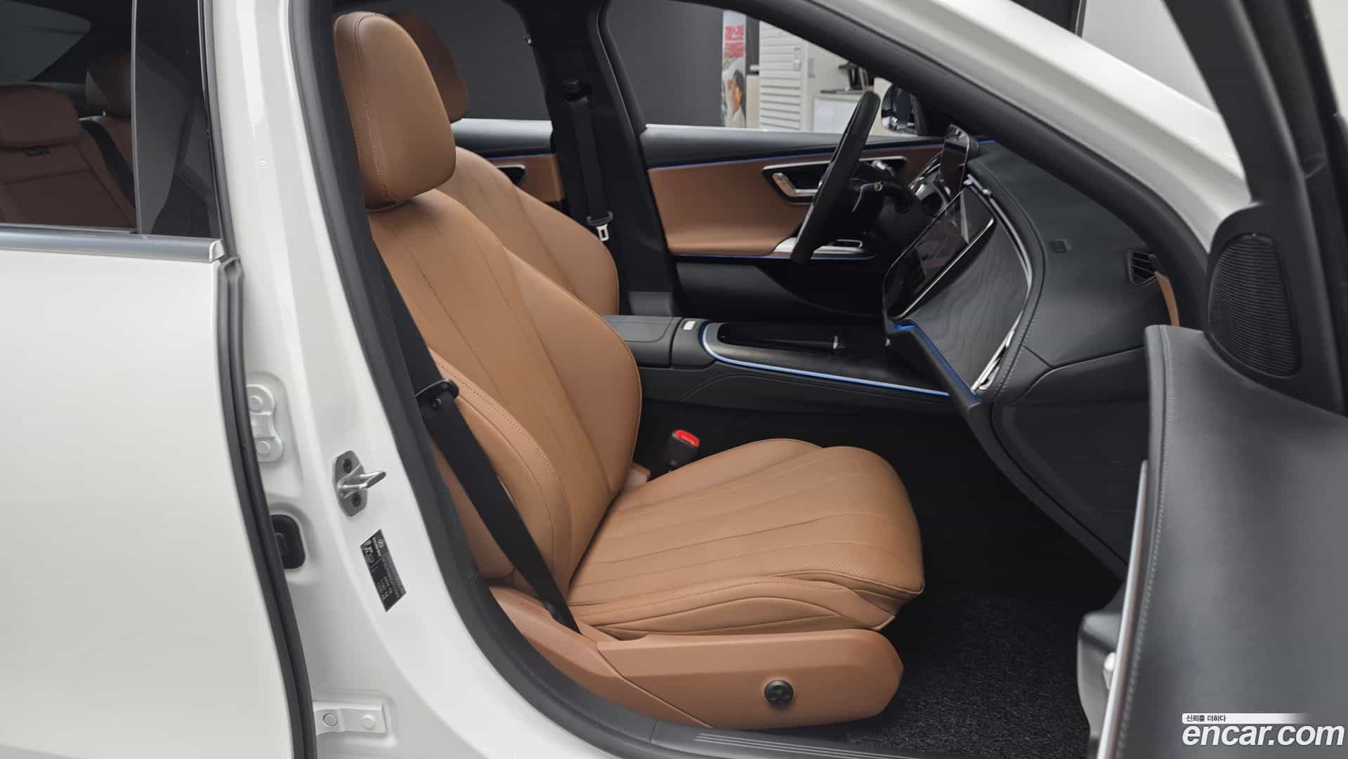 E-Class Mercedes-Benz 2025.3-INNER-036
