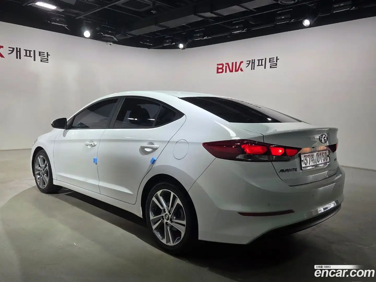 AVANTE Hyundai 2016.11-OUTER-004