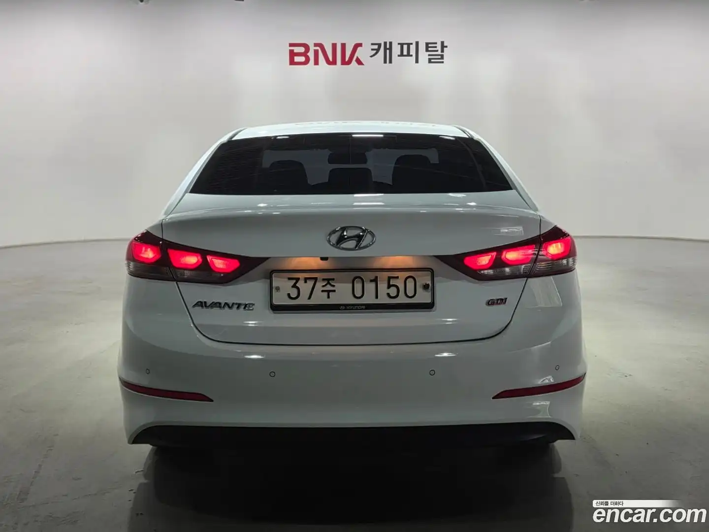 AVANTE Hyundai 2016.11-OUTER-005