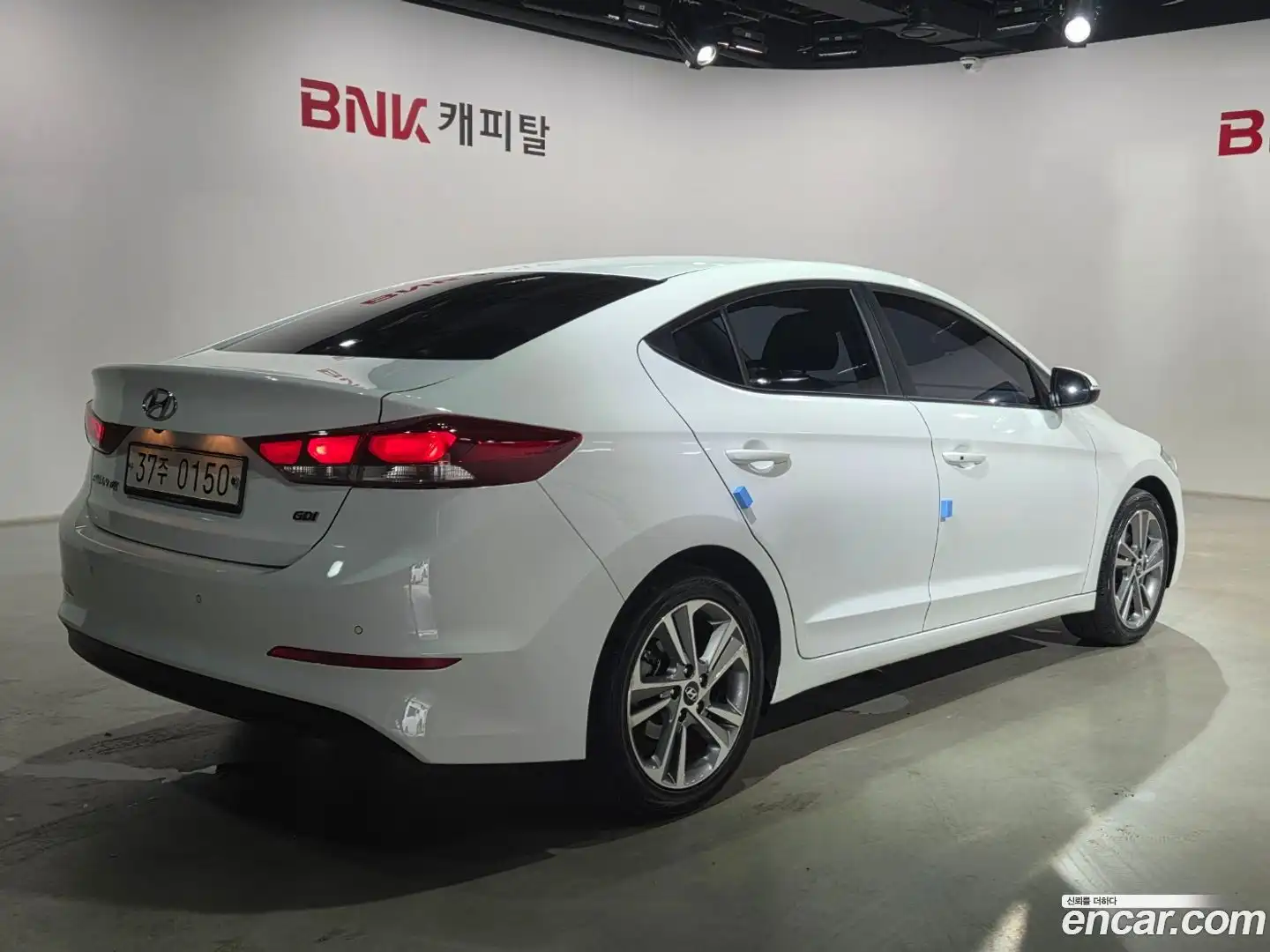 AVANTE Hyundai 2016.11-INNER-007
