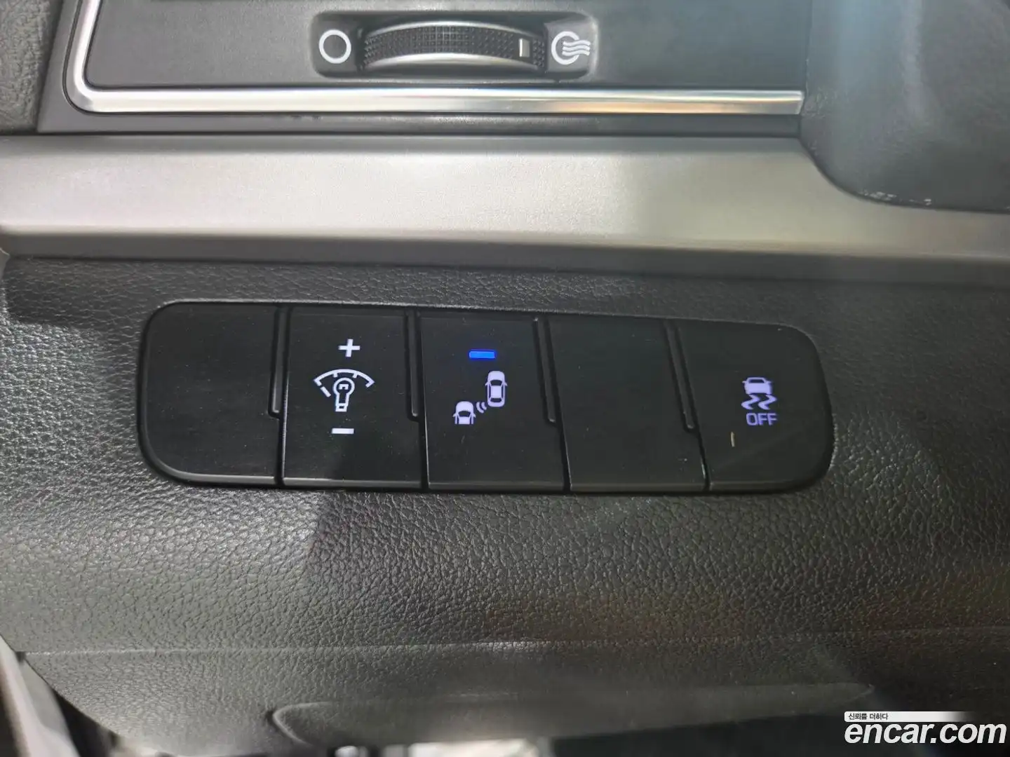 AVANTE Hyundai 2016.11-OPTION-022