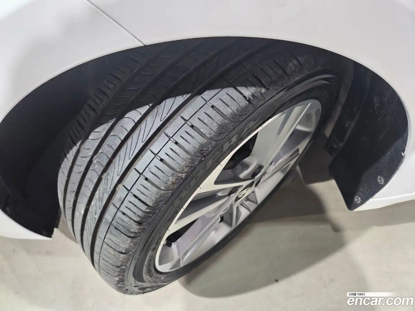 AVANTE Hyundai 2016.11-OPTION-023