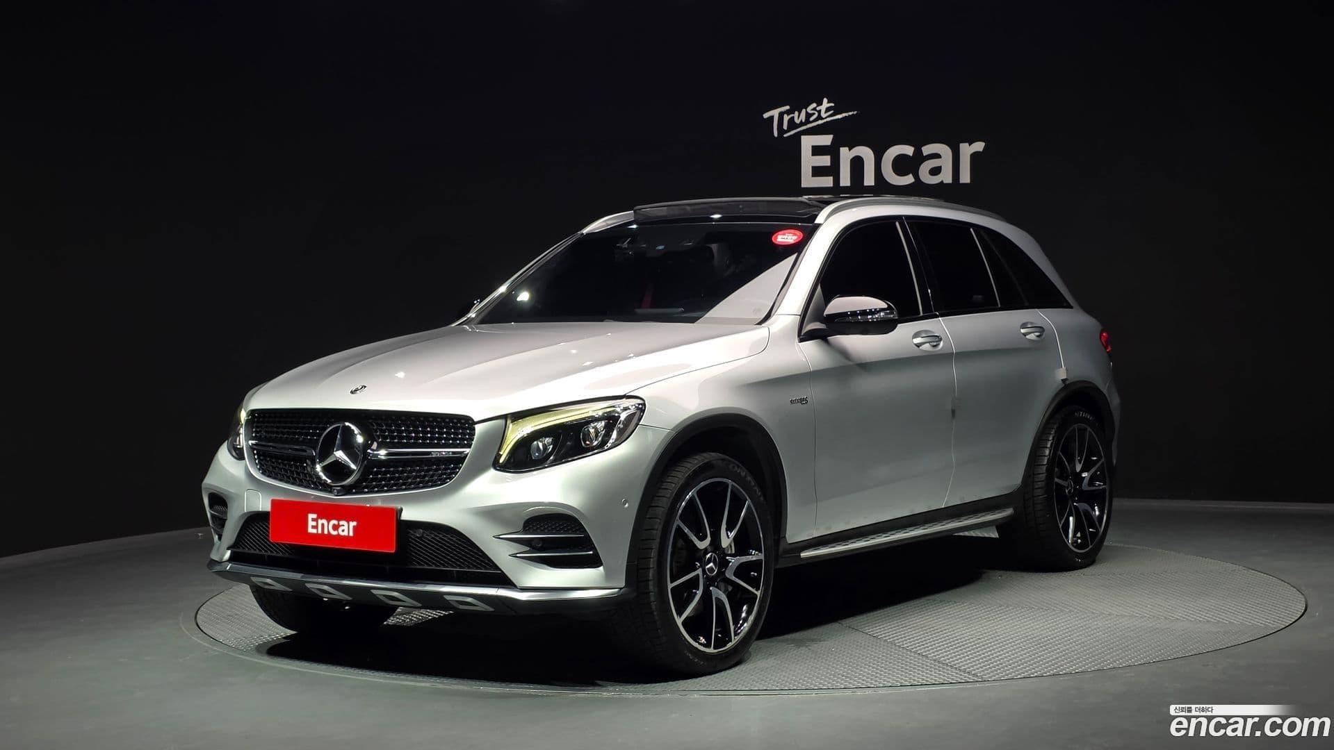 Main__Slider__Photo:GLC-Class Mercedes-Benz 2017.5-0