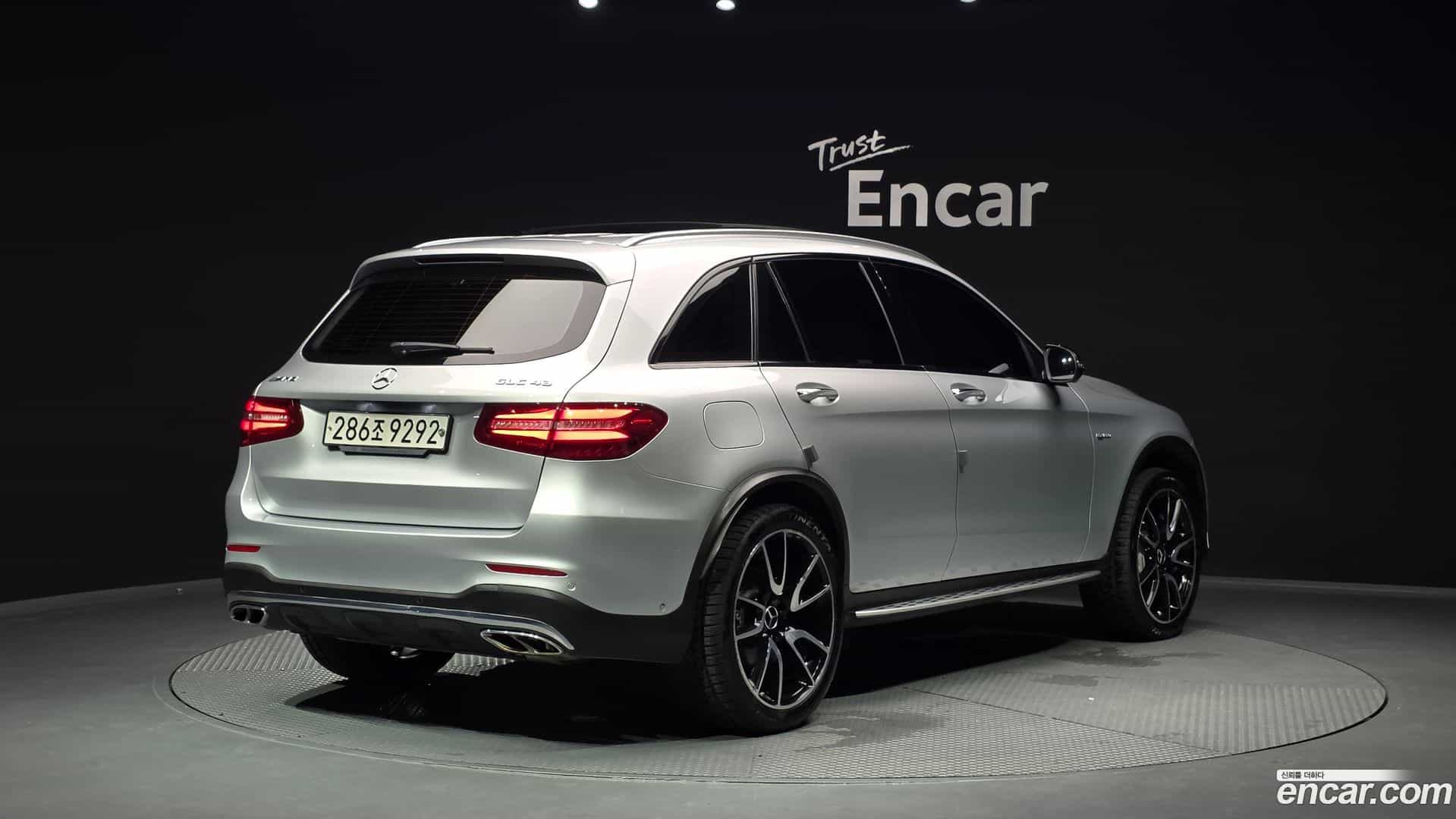 GLC-Class Mercedes-Benz 2017.5-OUTER-002