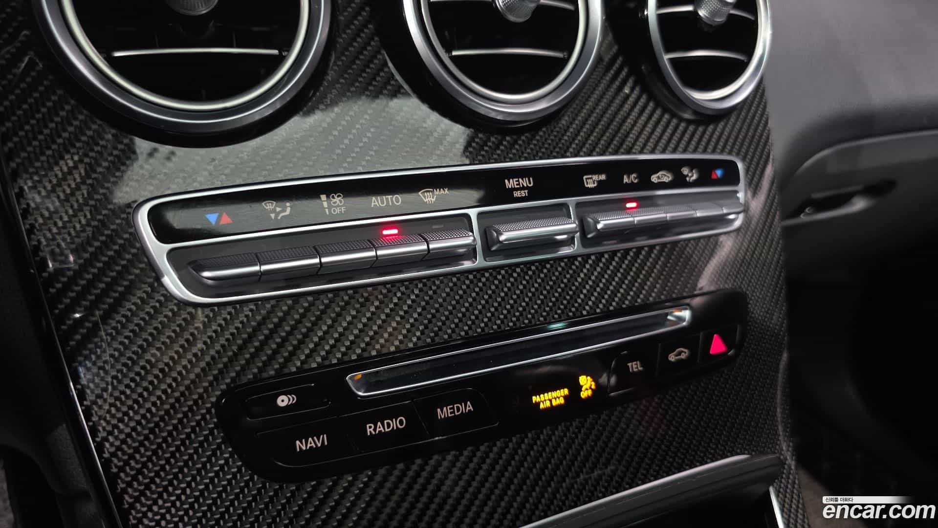 GLC-Class Mercedes-Benz 2017.5-OPTION-020