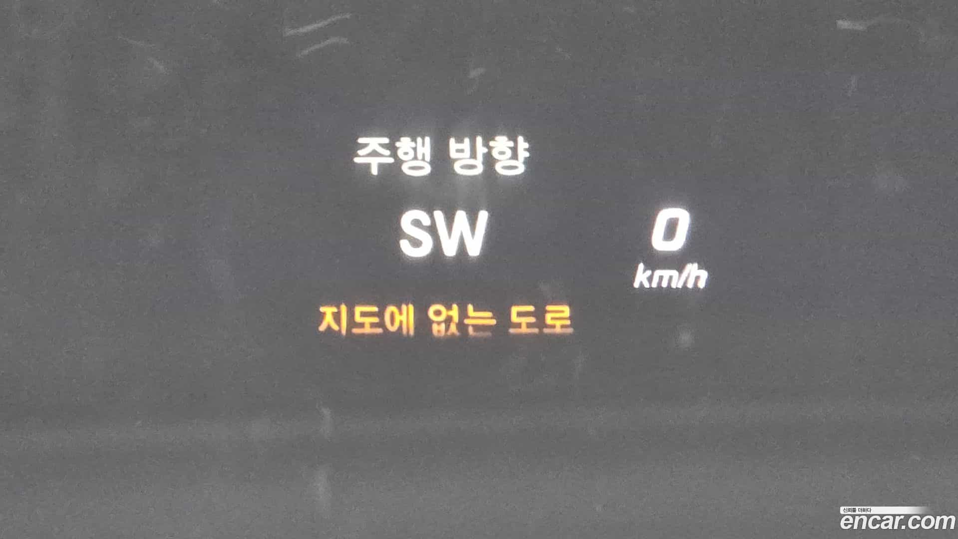 GLC-Class Mercedes-Benz 2017.5-OPTION-021