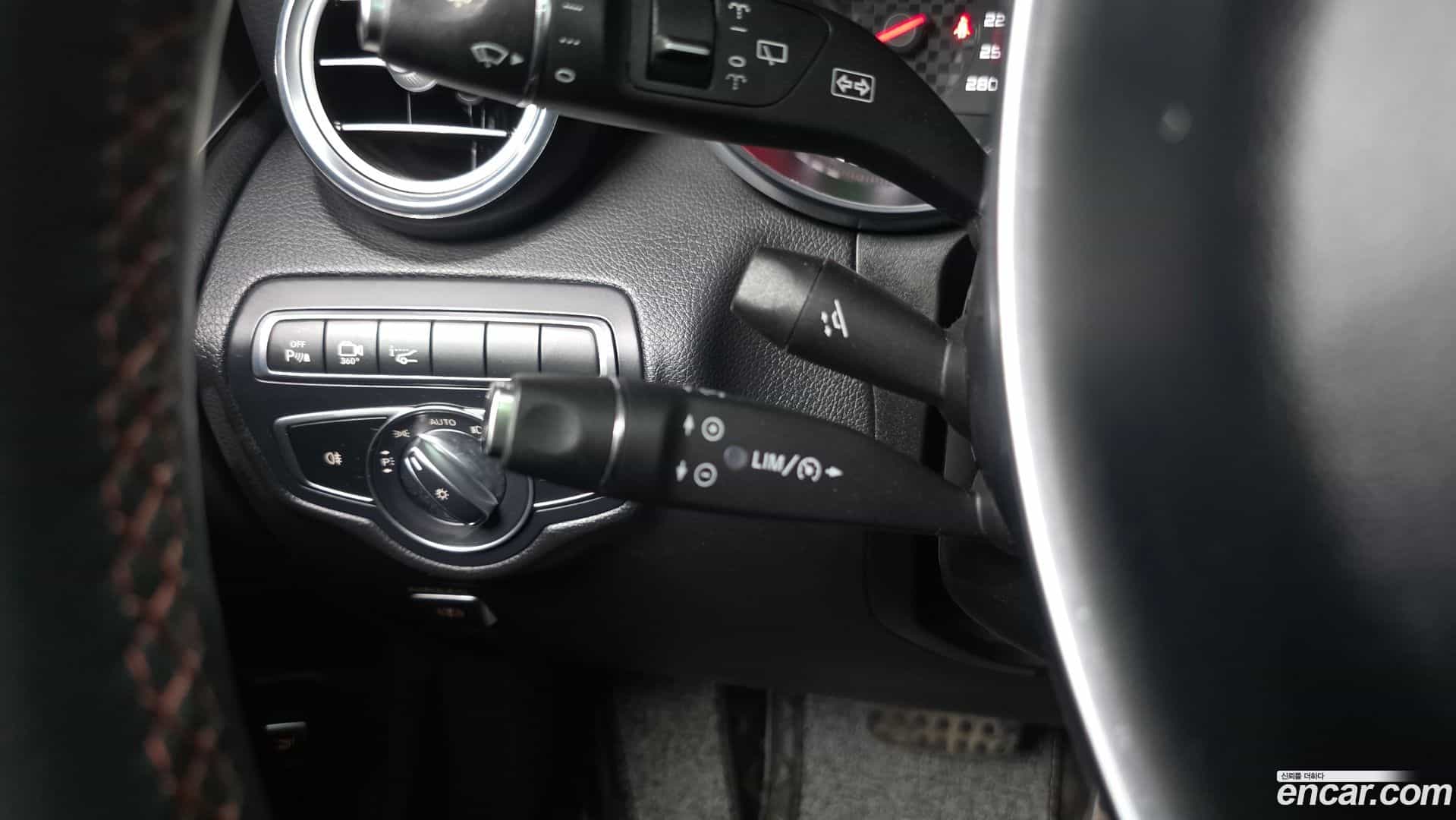 GLC-Class Mercedes-Benz 2017.5-OPTION-023