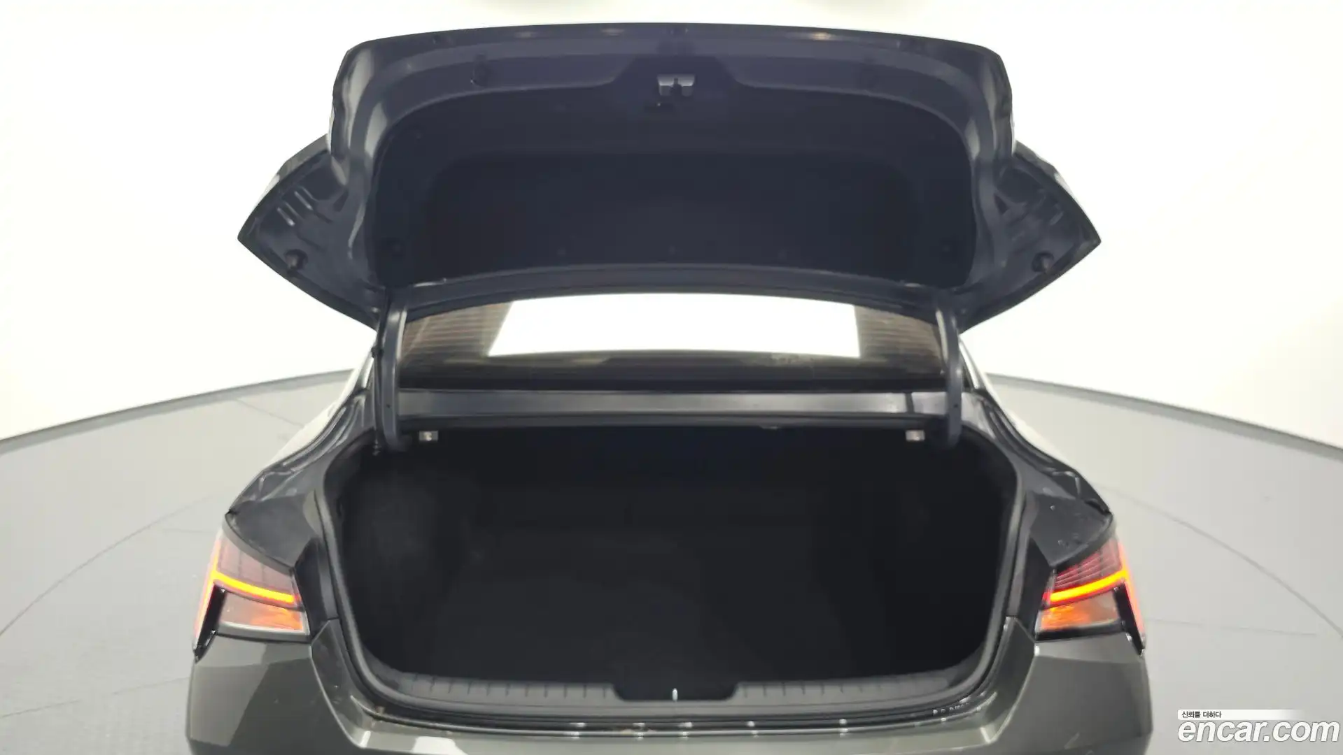 AVANTE Hyundai 2022.10-OPTION-024