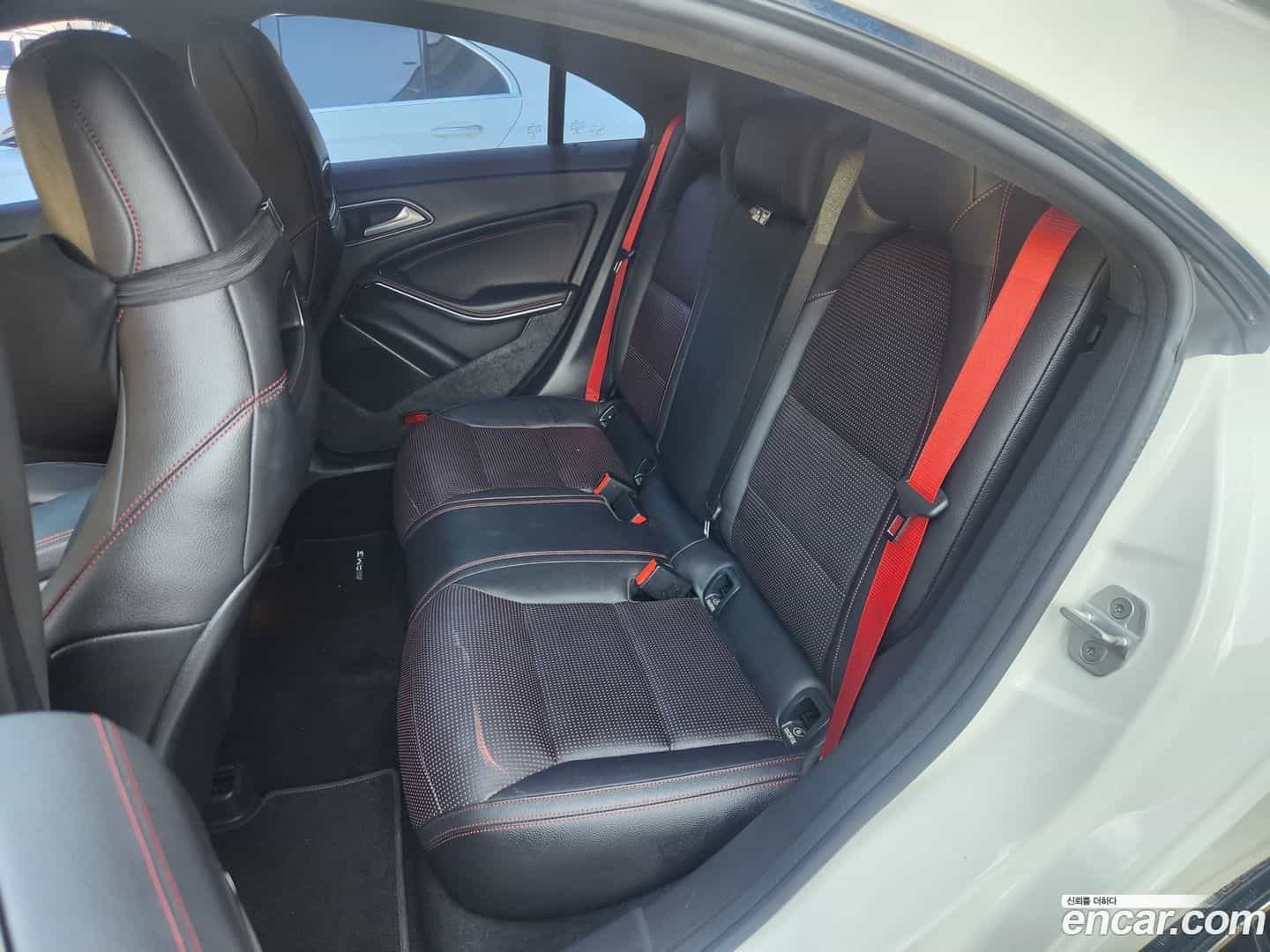 CLA-Class Mercedes-Benz 2017.6-INNER-009