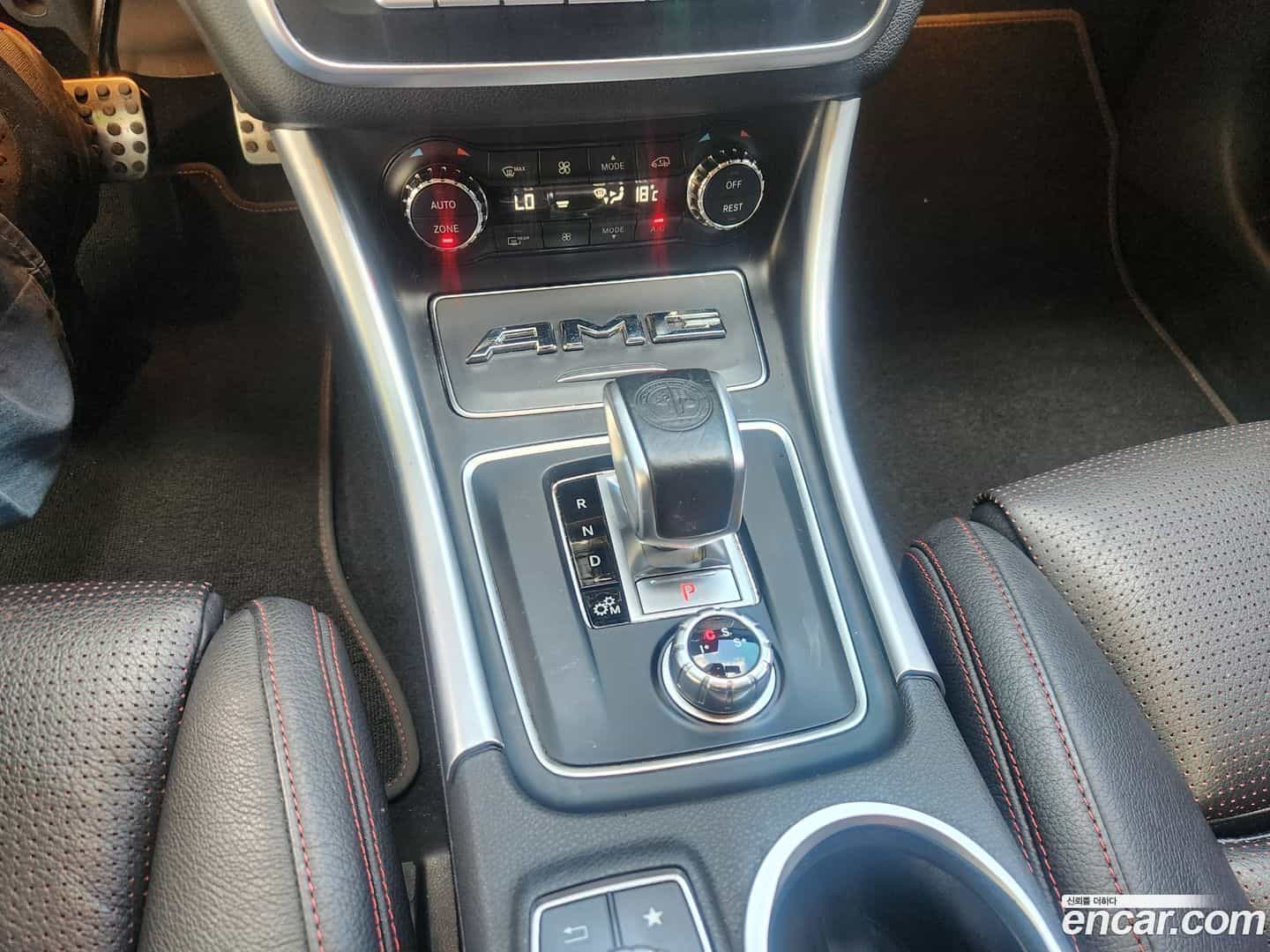 CLA-Class Mercedes-Benz 2017.6-INNER-010