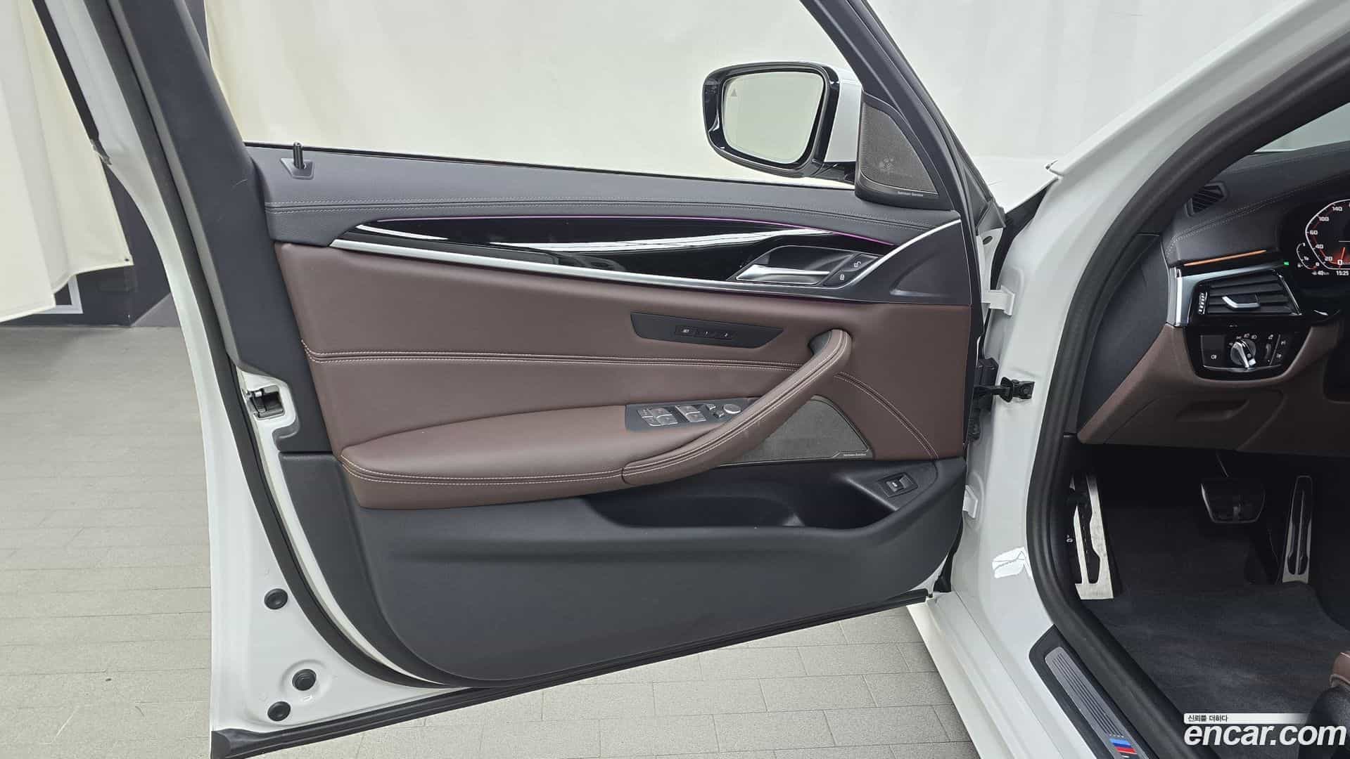 5-Series BMW 2023.3-INNER-034