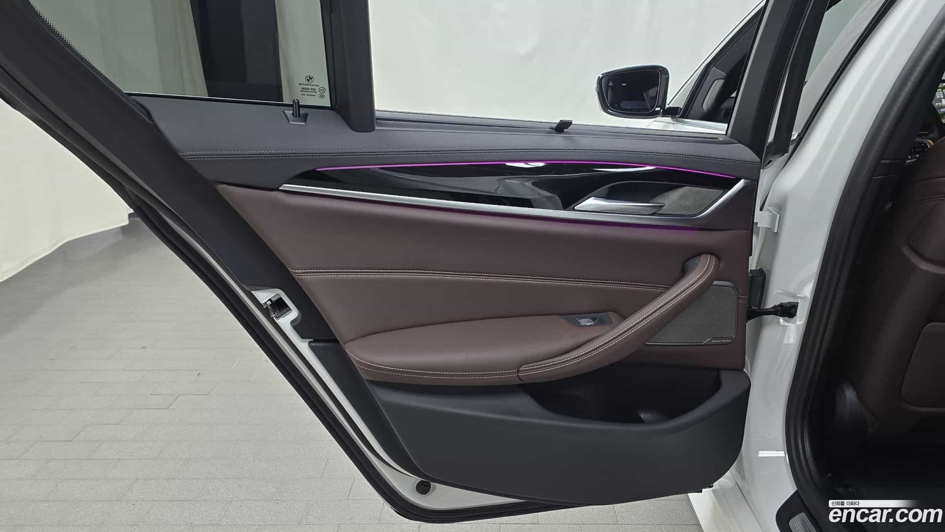 5-Series BMW 2023.3-INNER-035