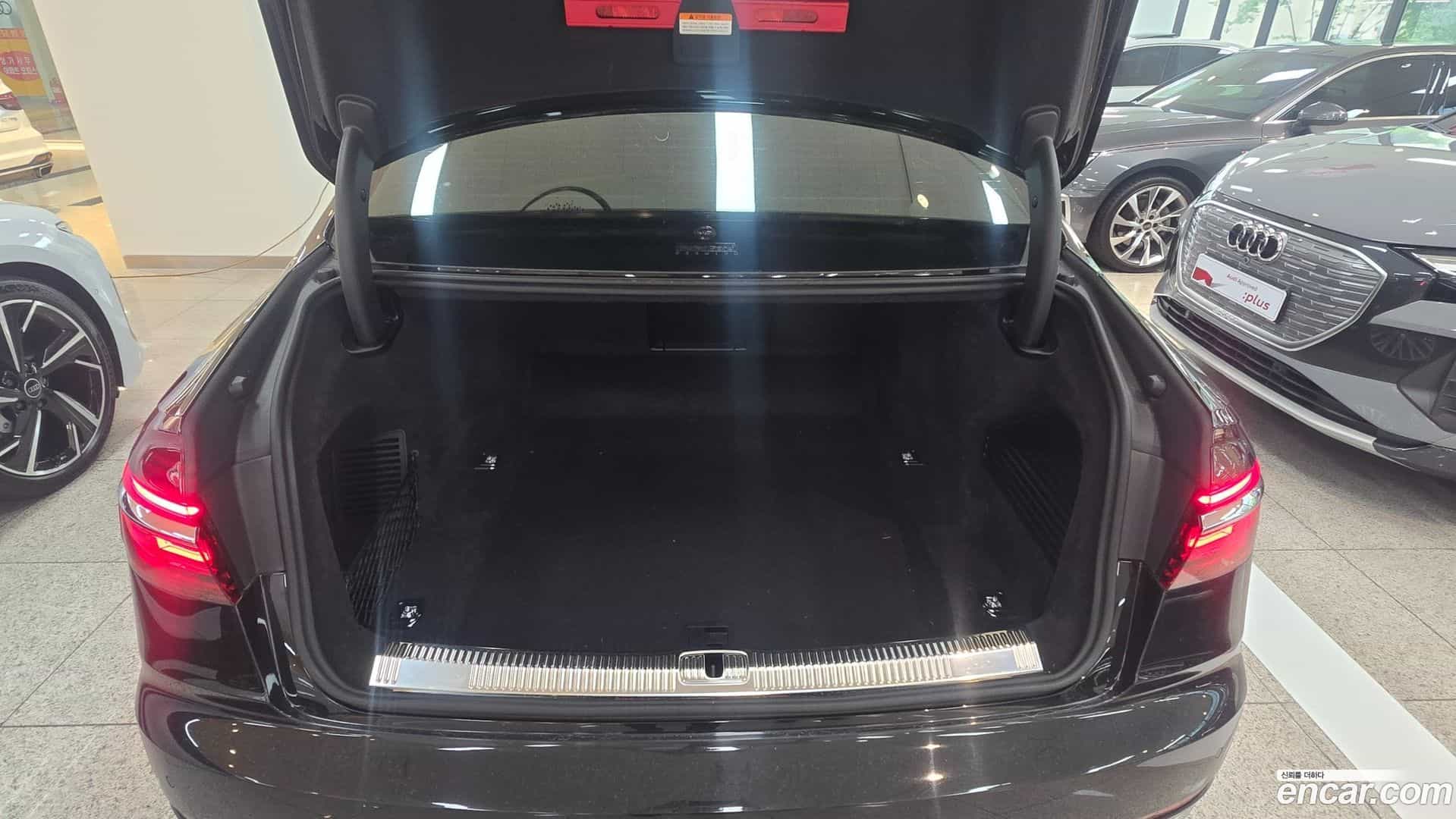 A8 Audi 2021.11-OUTER-006