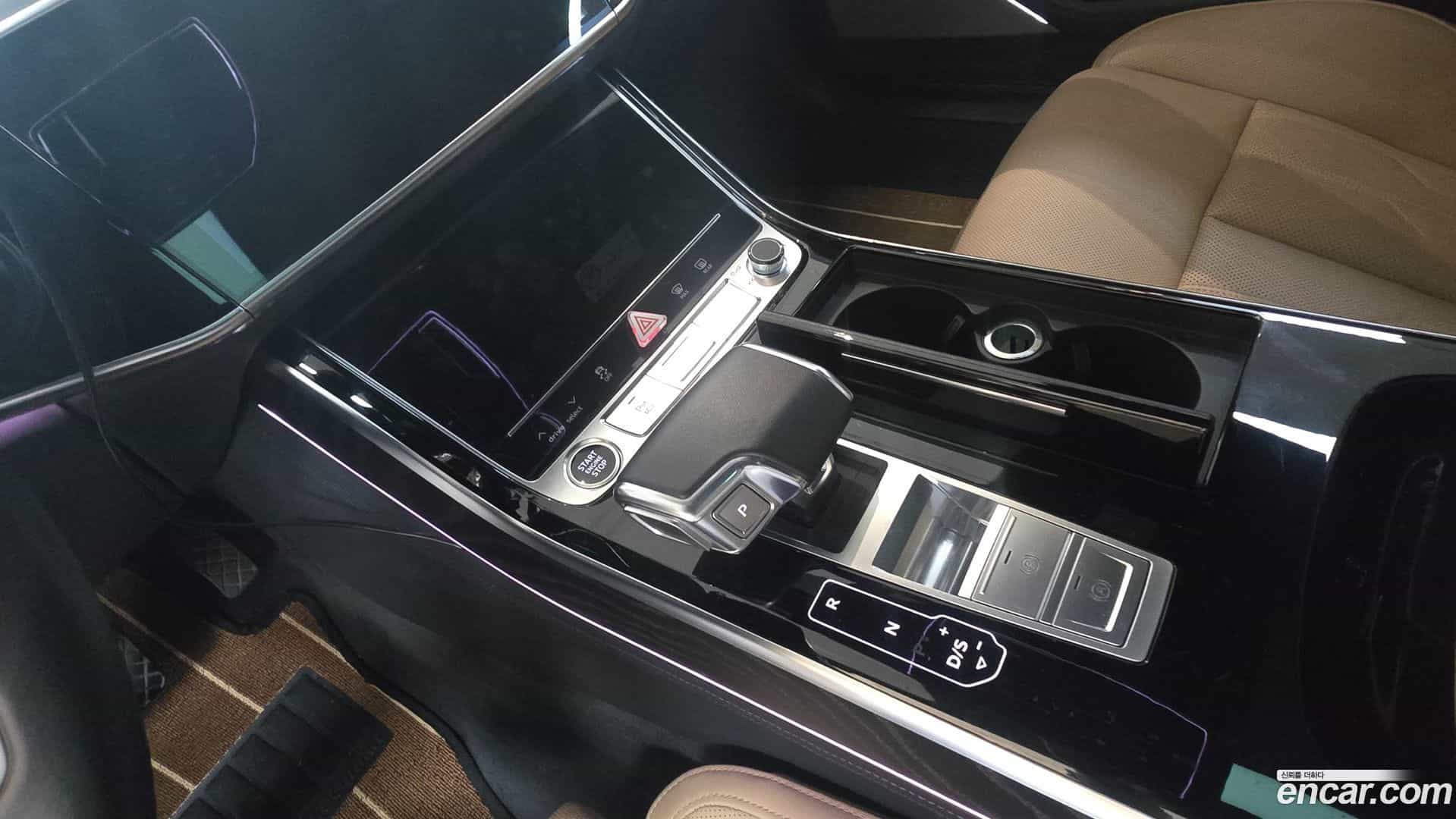 A8 Audi 2021.11-INNER-009