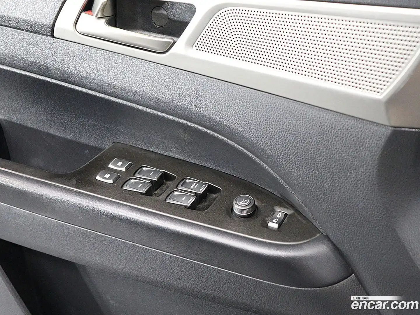 Rexton KG Mobility 2018.1-OPTION-016