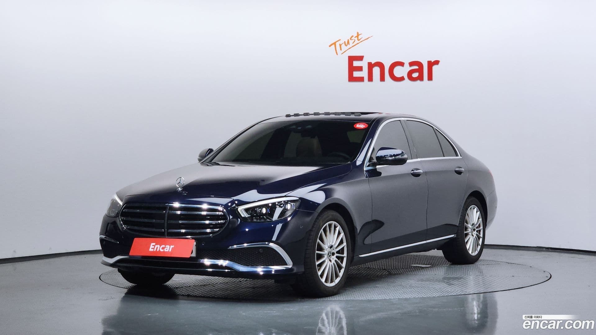 Main__Slider__Photo:E-Class Mercedes-Benz 2021.3-0