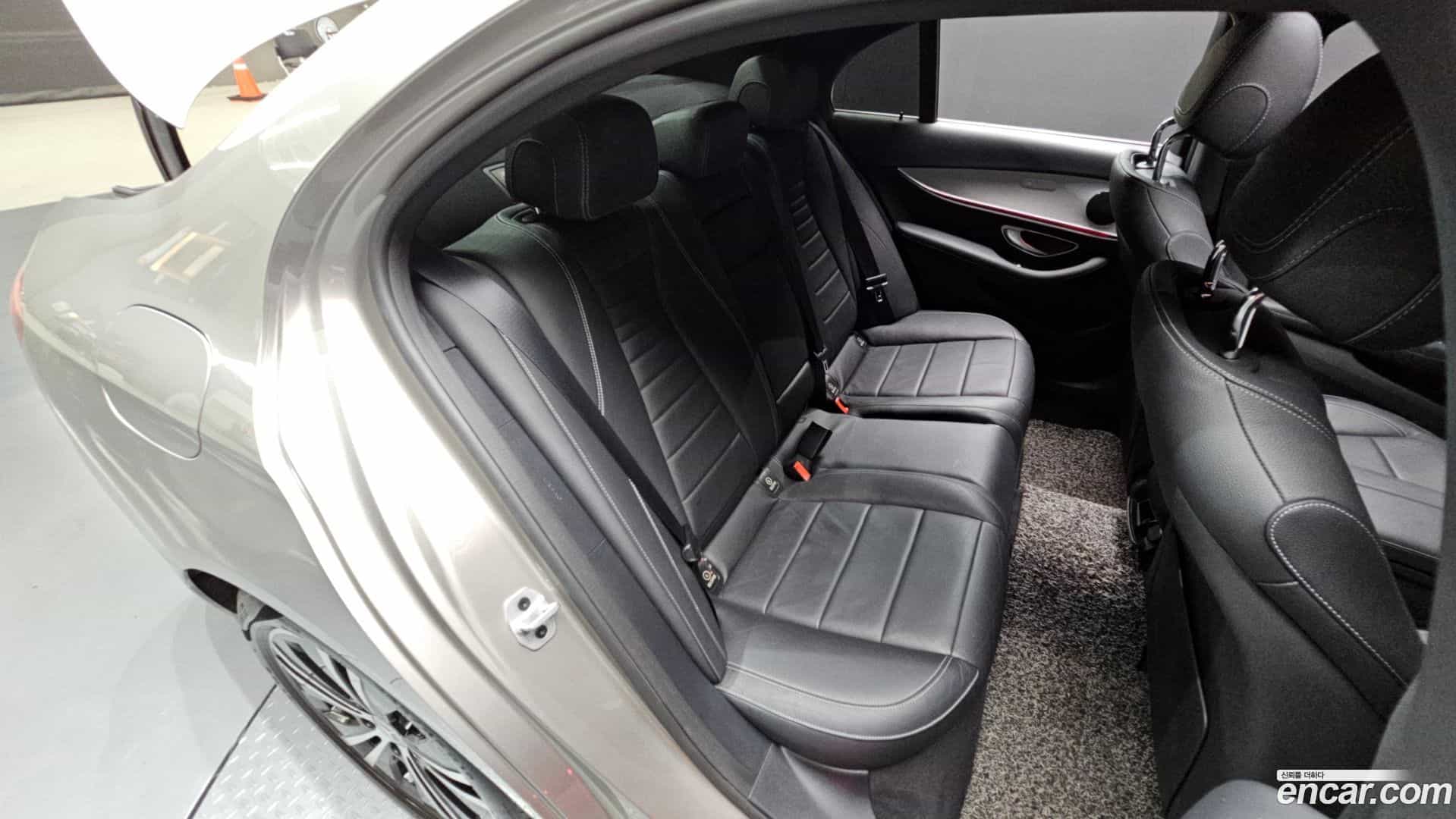E-Class Mercedes-Benz 2020.11-OPTION-016