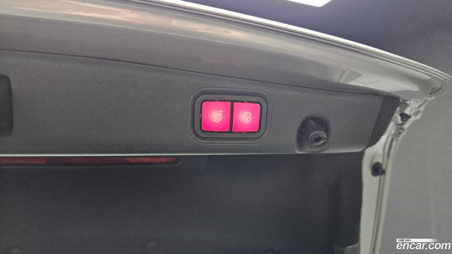 E-Class Mercedes-Benz 2020.11-OPTION-021