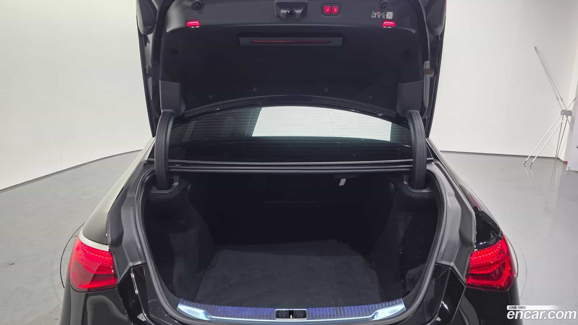 S-Class Mercedes-Benz 2023.6-OPTION-024