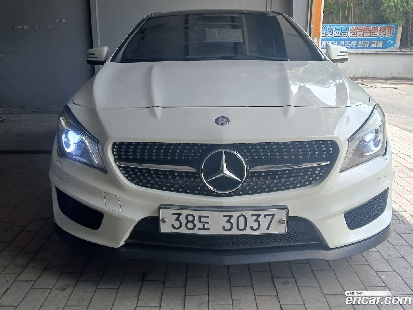Main__Slider__Photo:CLA-Class Mercedes-Benz 2015.2-0