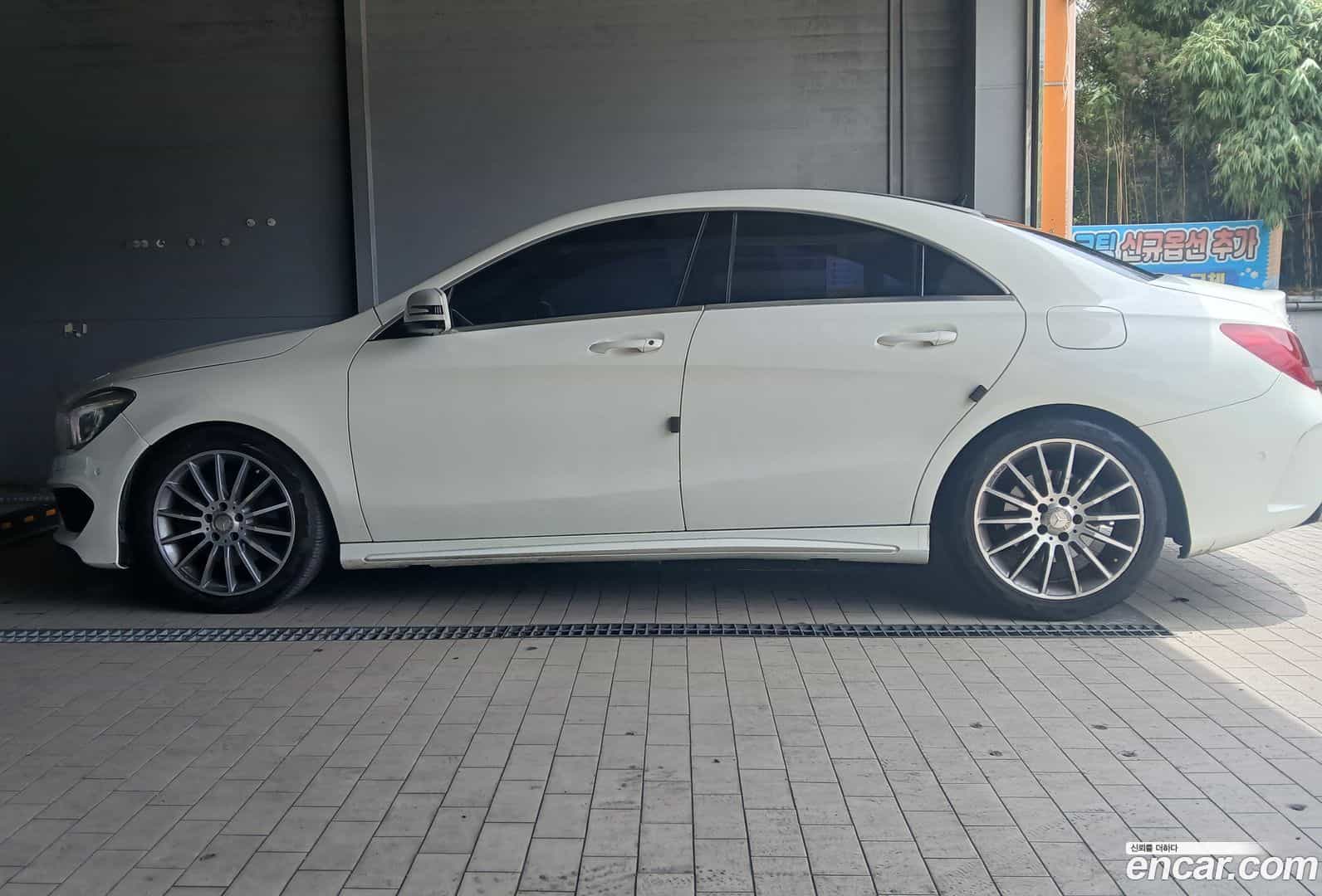CLA-Class Mercedes-Benz 2015.2-OUTER-006