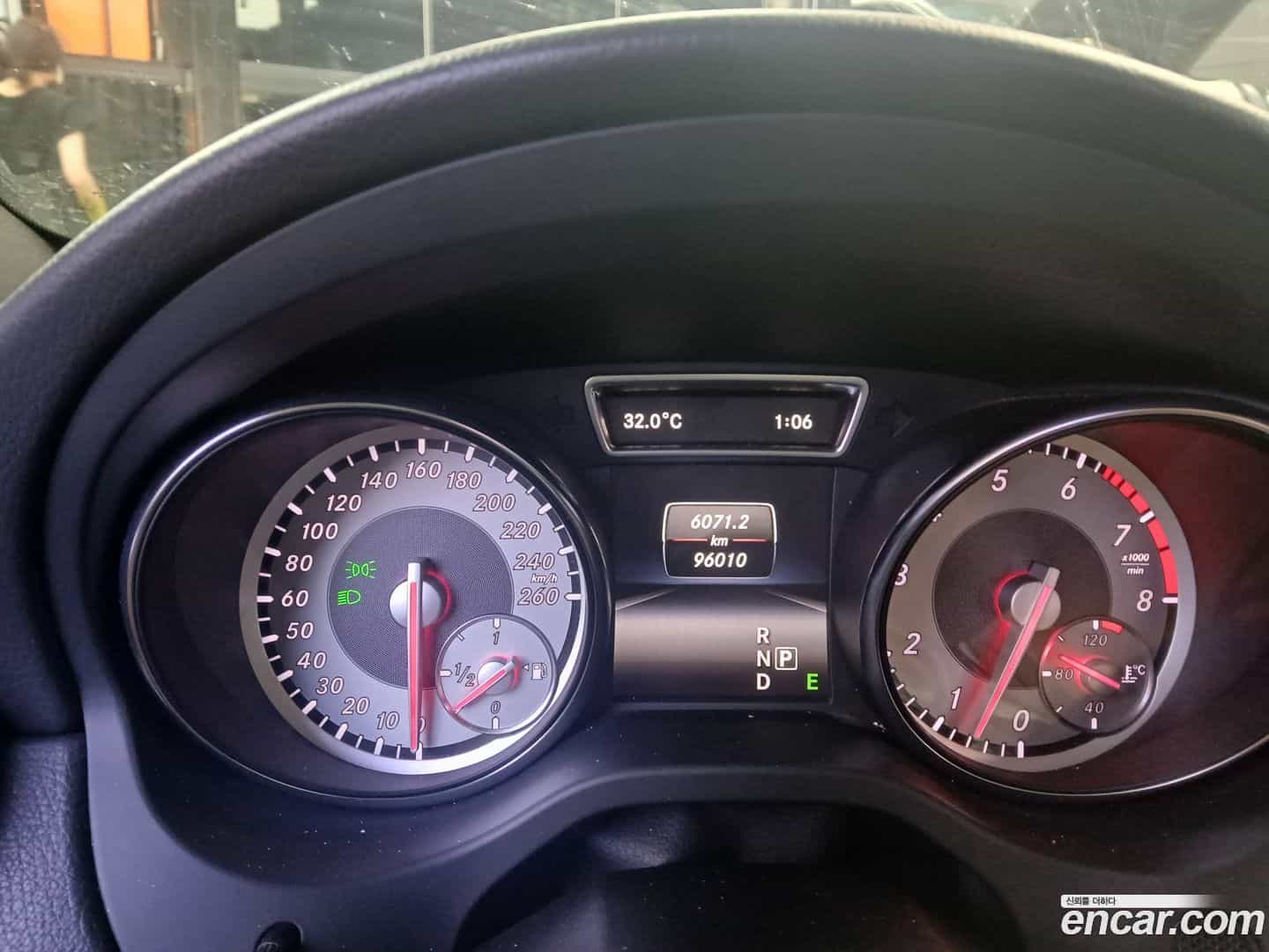 CLA-Class Mercedes-Benz 2015.2-OPTION-015