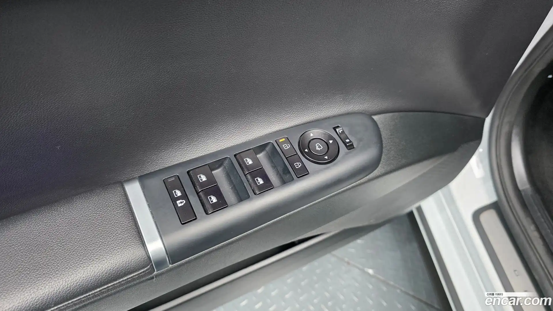 Grandeur Hyundai 2023.5-OPTION-040