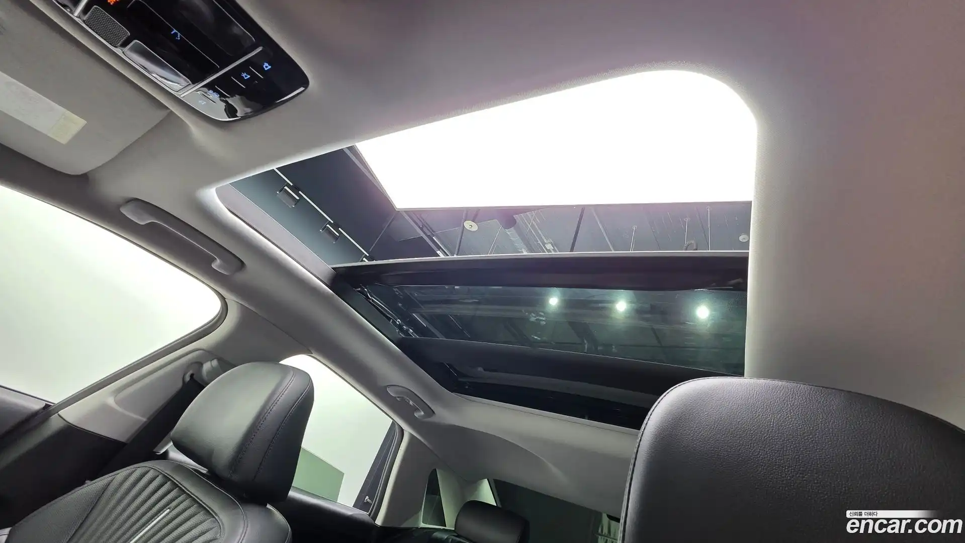 Grandeur Hyundai 2023.5-OPTION-046