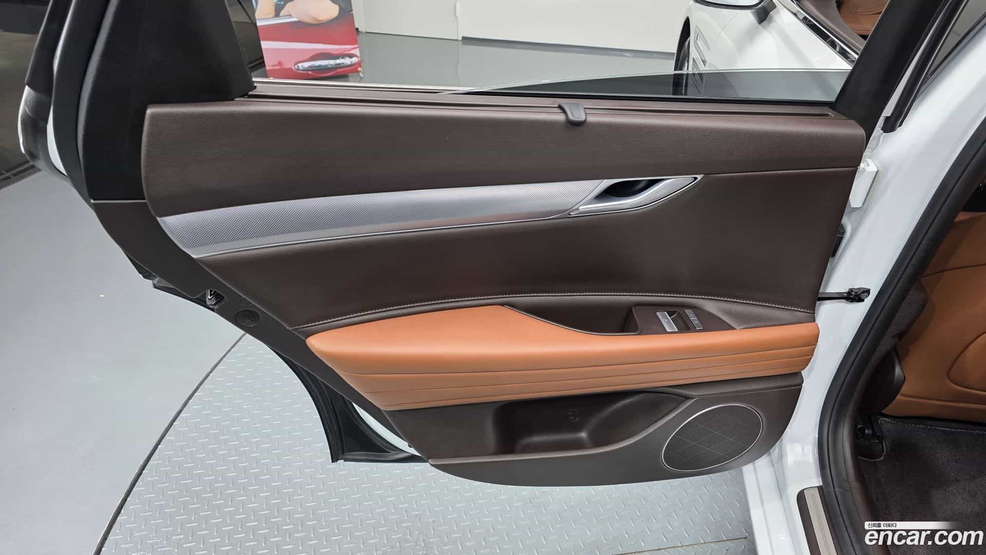 G80 Genesis 2023.10-INNER-035