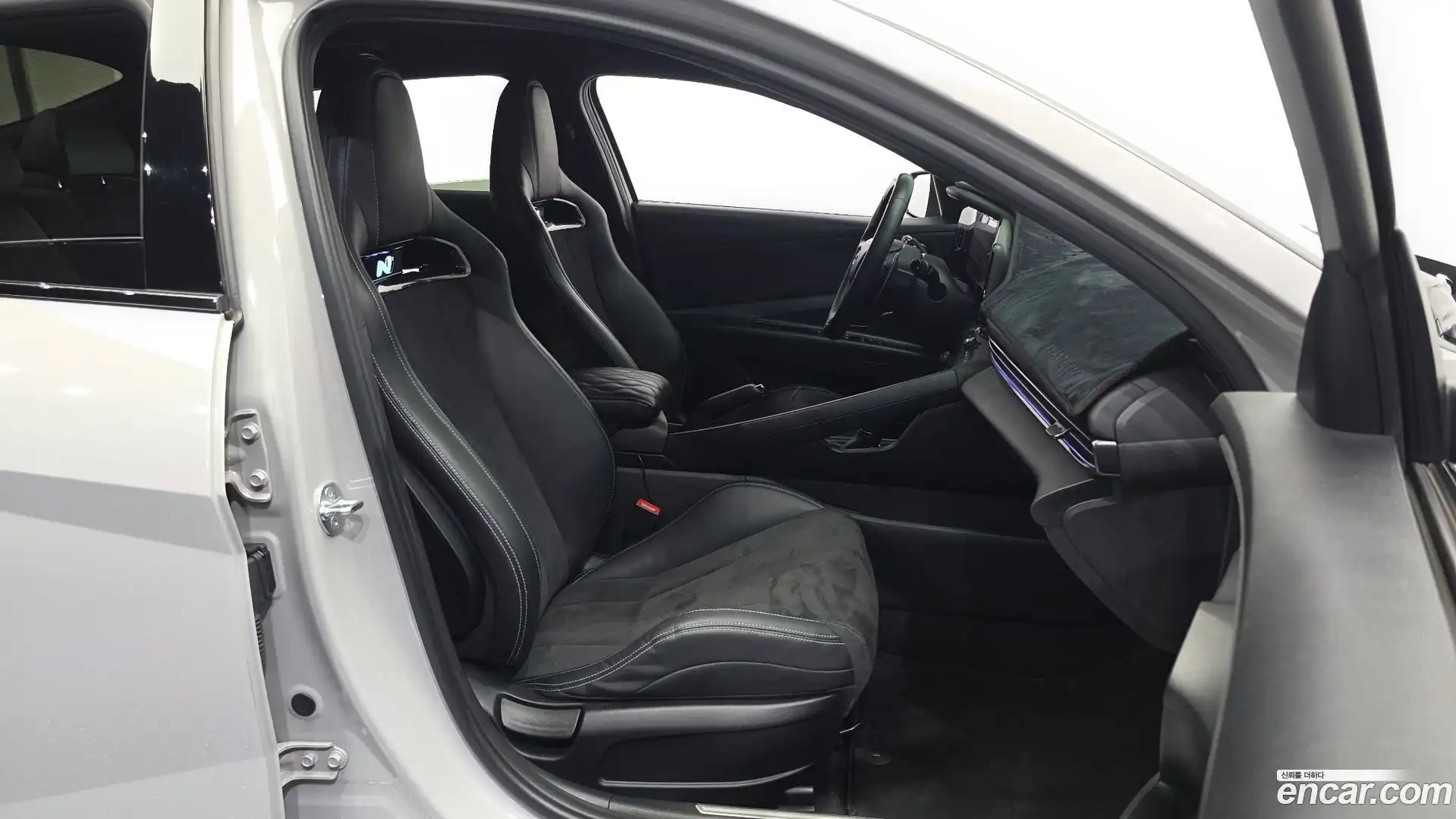 AVANTE Hyundai 2023.3-INNER-036