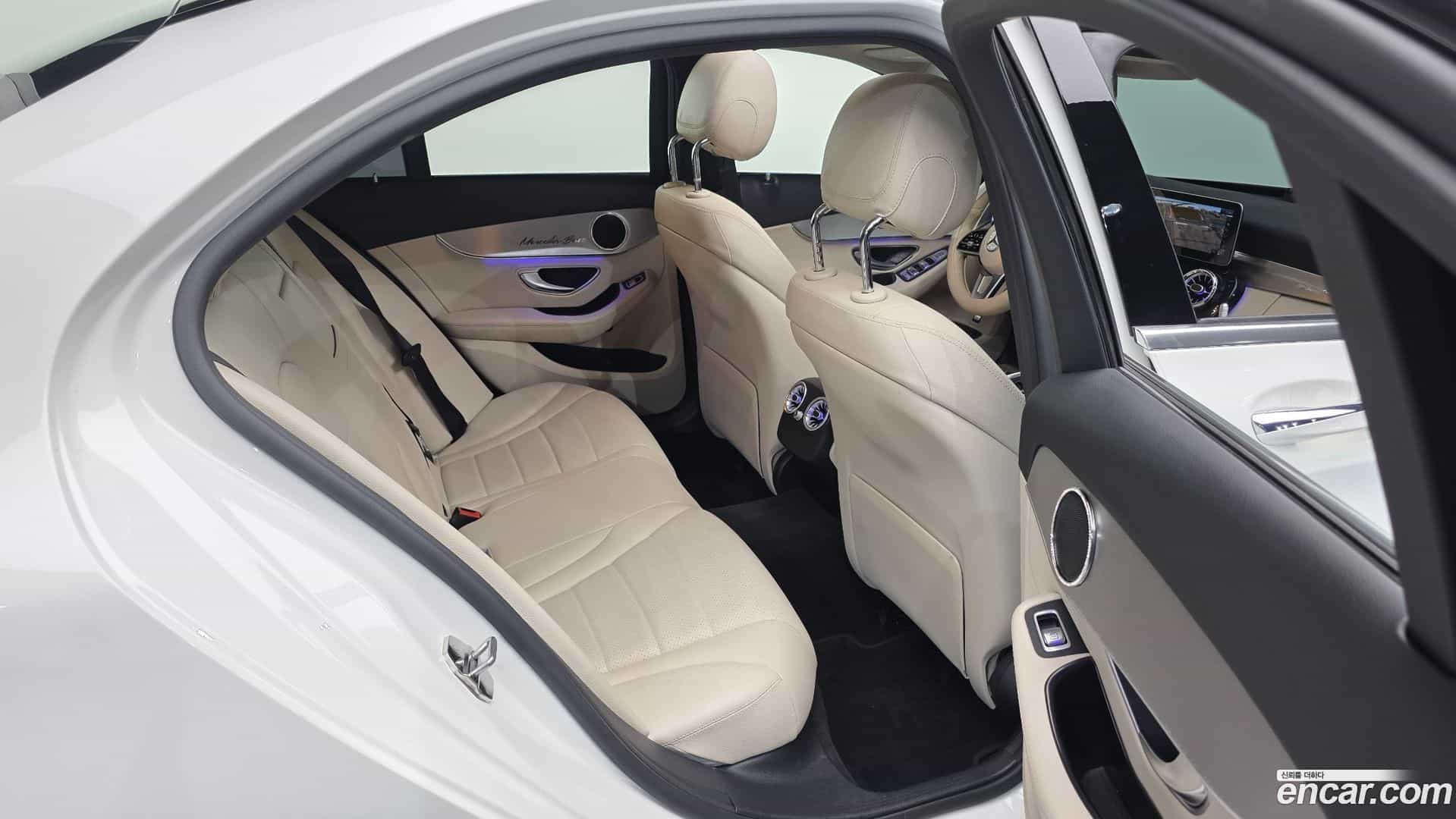 C-Class Mercedes-Benz 2020.5-OPTION-016