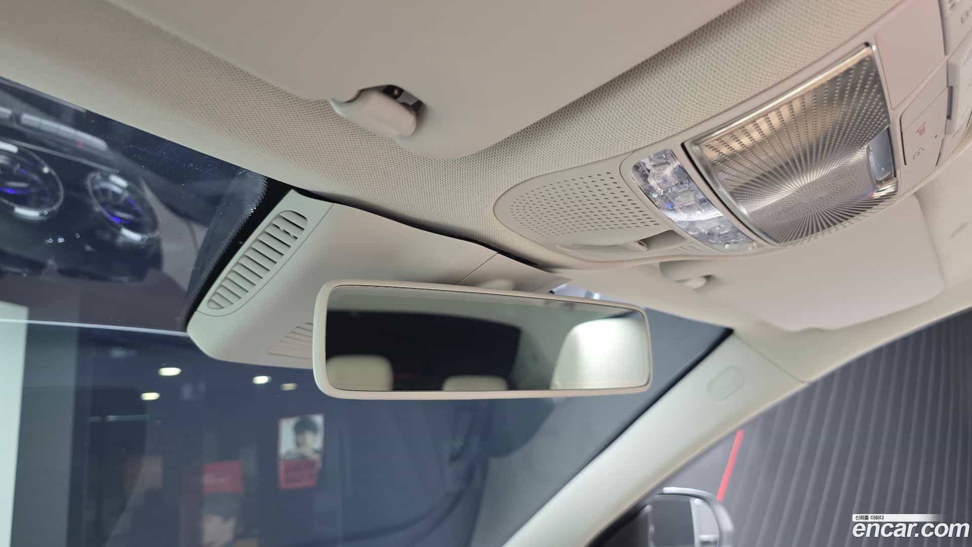 C-Class Mercedes-Benz 2020.5-OPTION-023