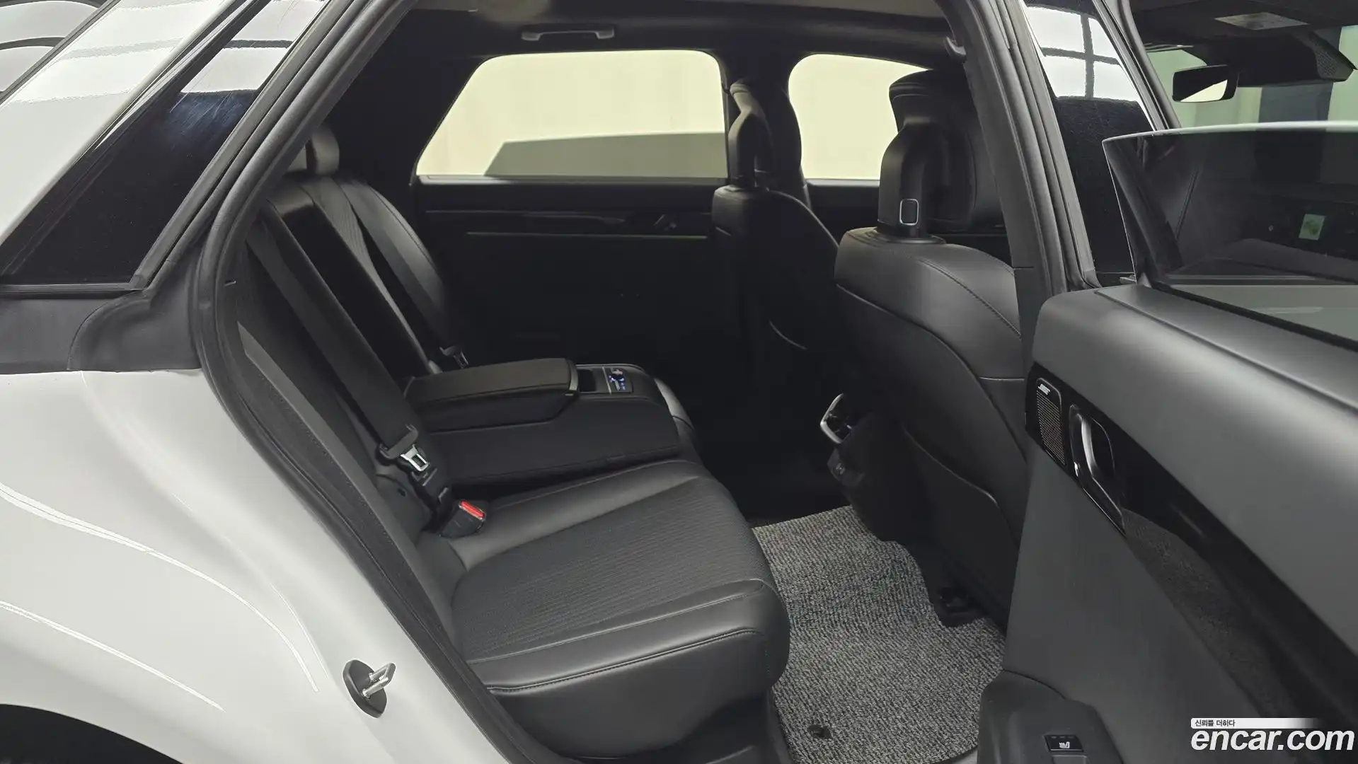 Grandeur Hyundai 2023.11-OPTION-015