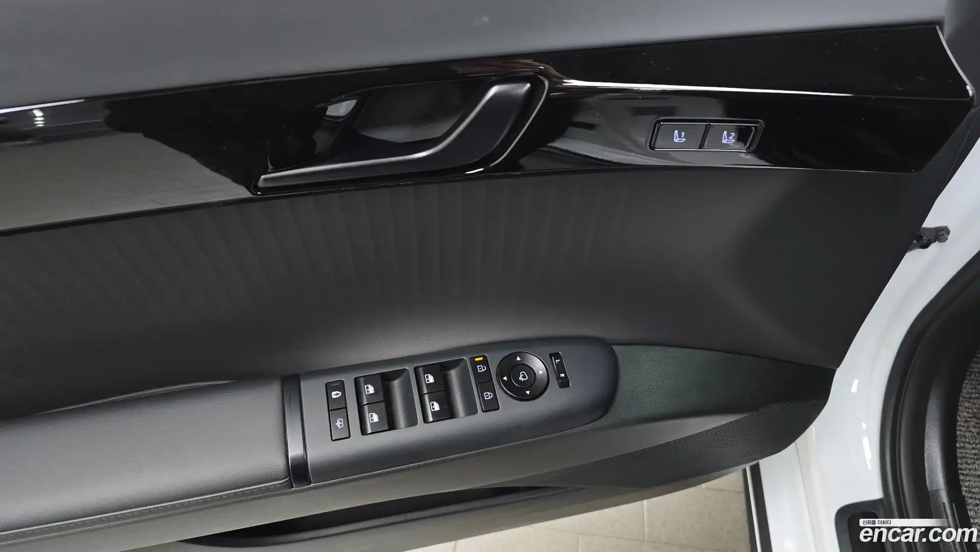 Grandeur Hyundai 2023.11-OPTION-024