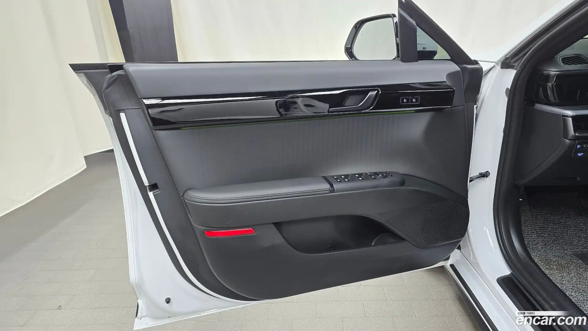 Grandeur Hyundai 2023.11-INNER-034
