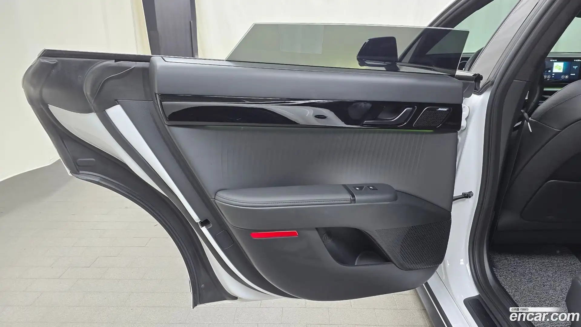 Grandeur Hyundai 2023.11-INNER-035