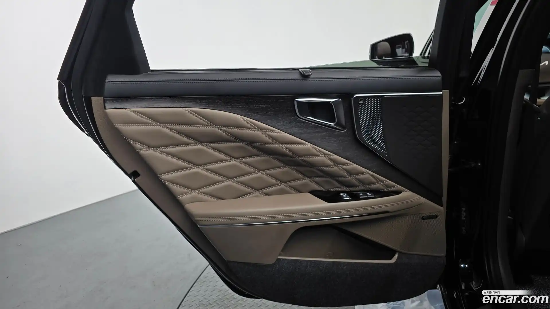 K8 Kia 2024.0-INNER-035