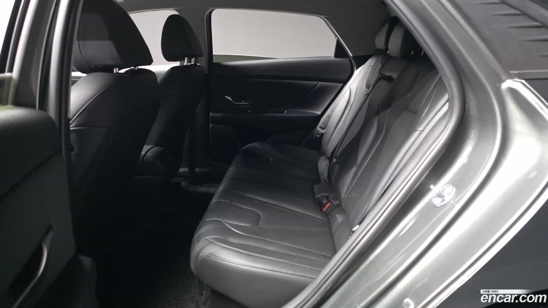 AVANTE Hyundai 2022.5-OPTION-016