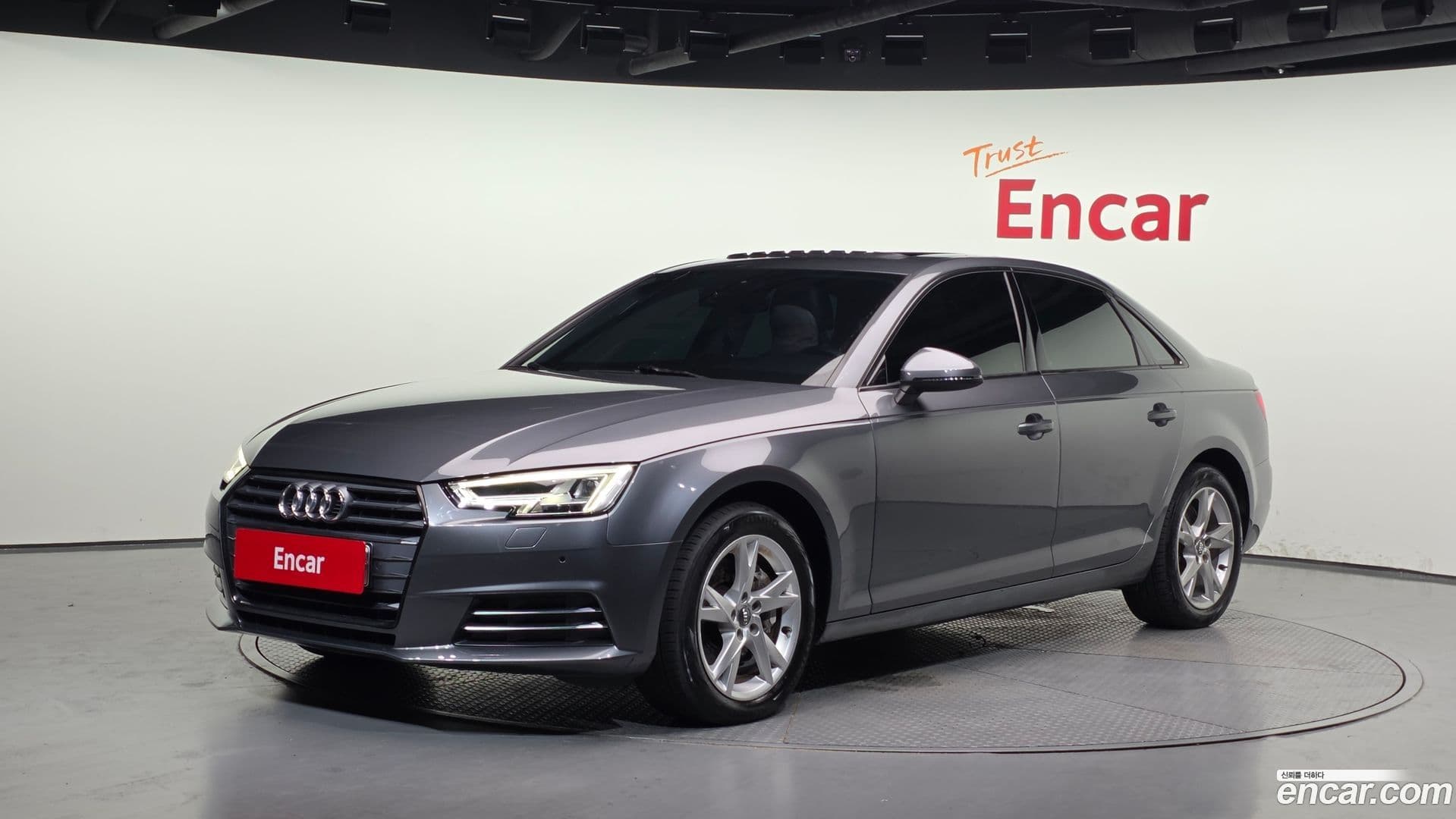 Main__Slider__Photo:A4 Audi 2018.10-0