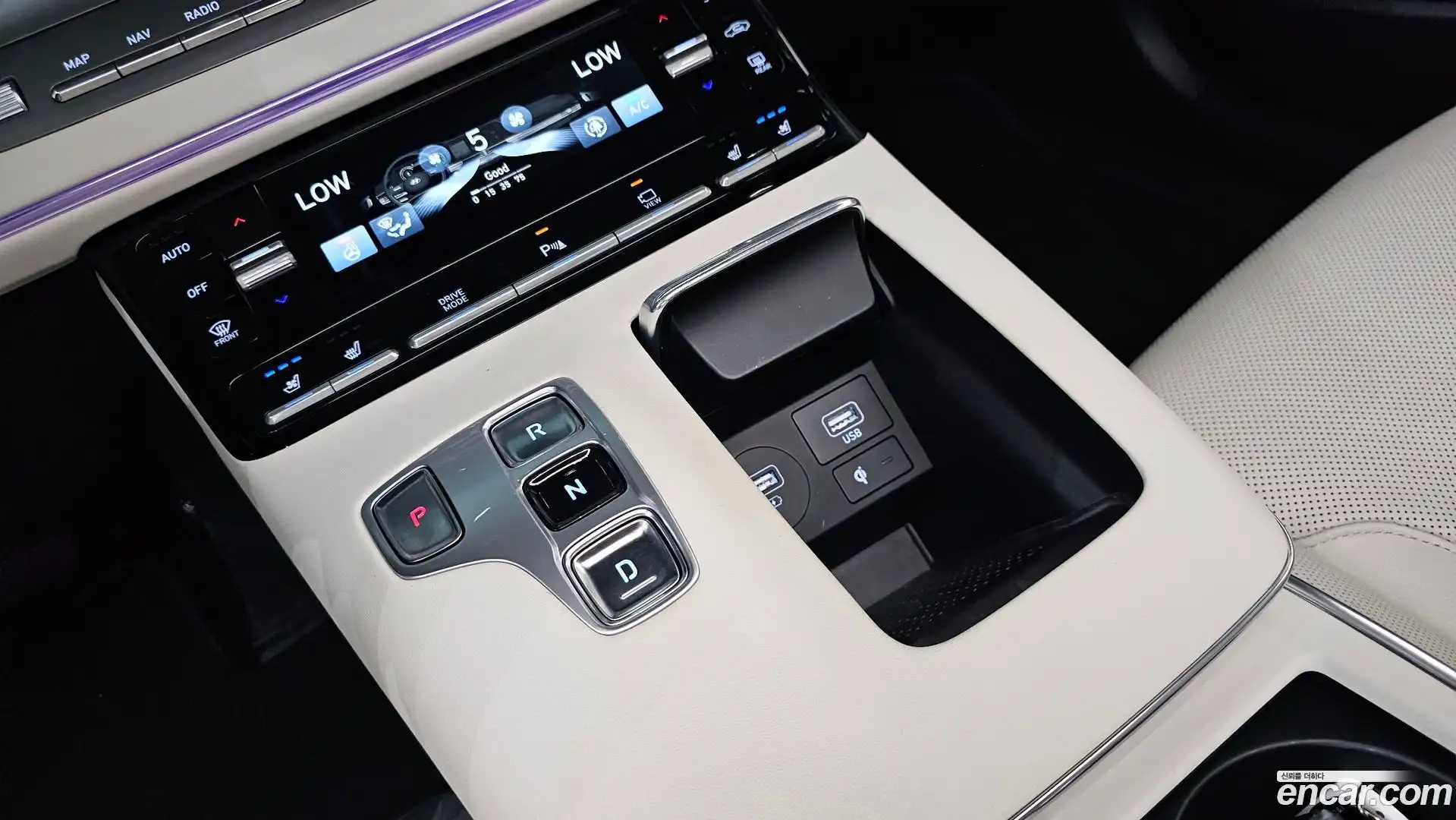 Grandeur Hyundai 2022.1-INNER-009
