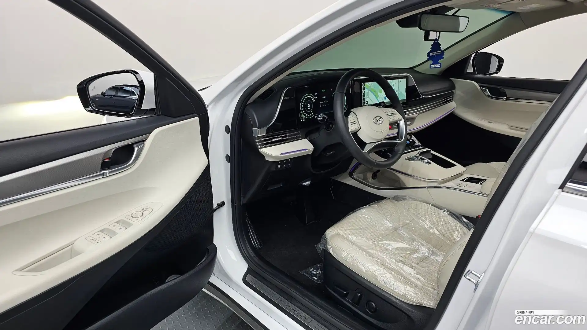 Grandeur Hyundai 2022.1-INNER-010
