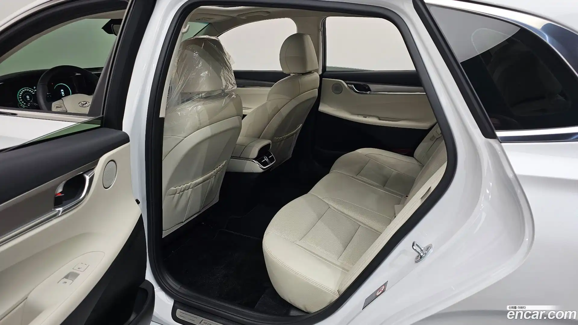 Grandeur Hyundai 2022.1-OPTION-015