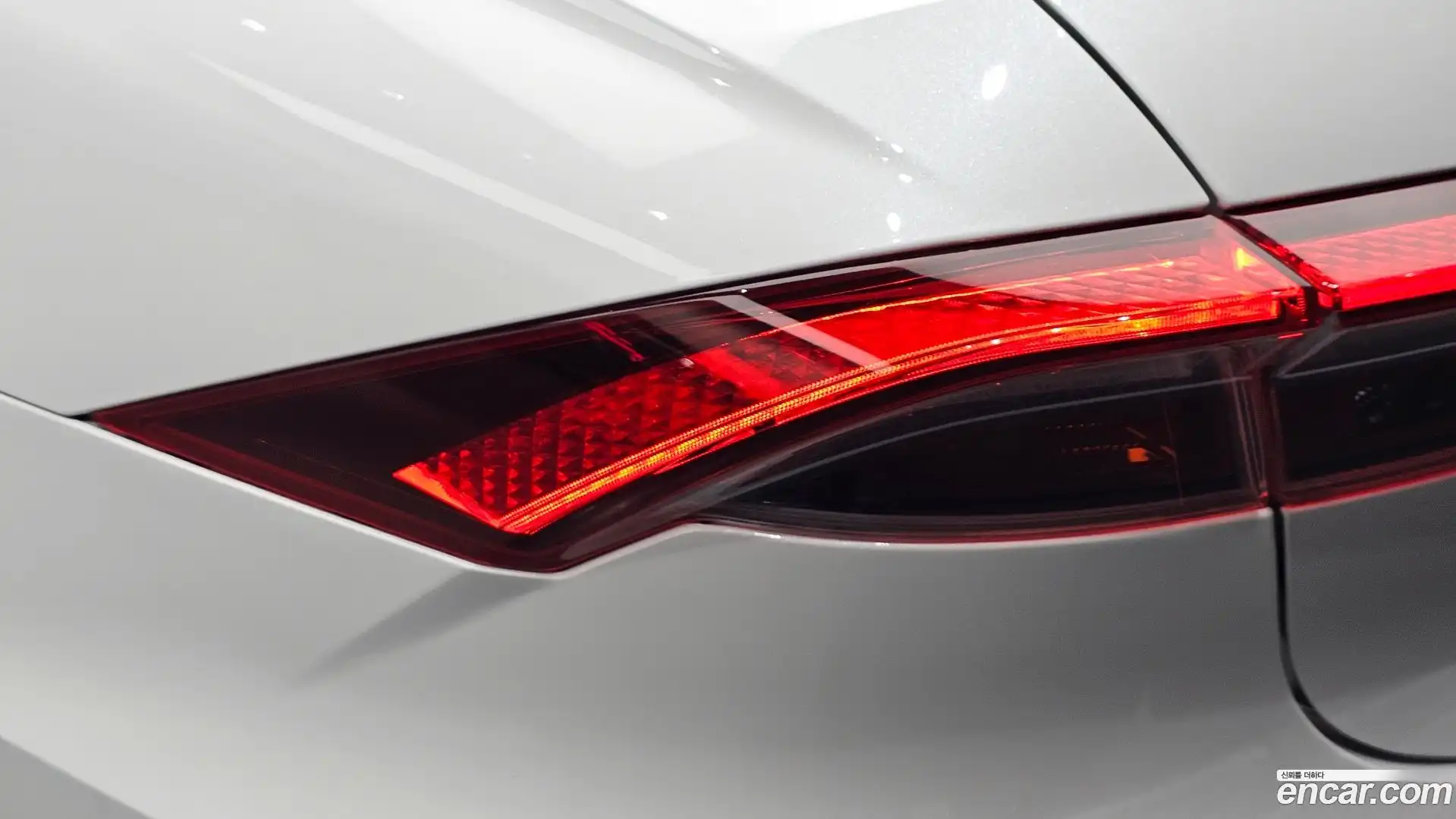 Grandeur Hyundai 2022.1-OUTER-033