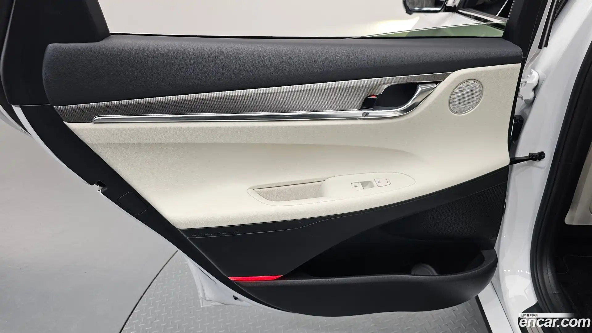 Grandeur Hyundai 2022.1-INNER-035