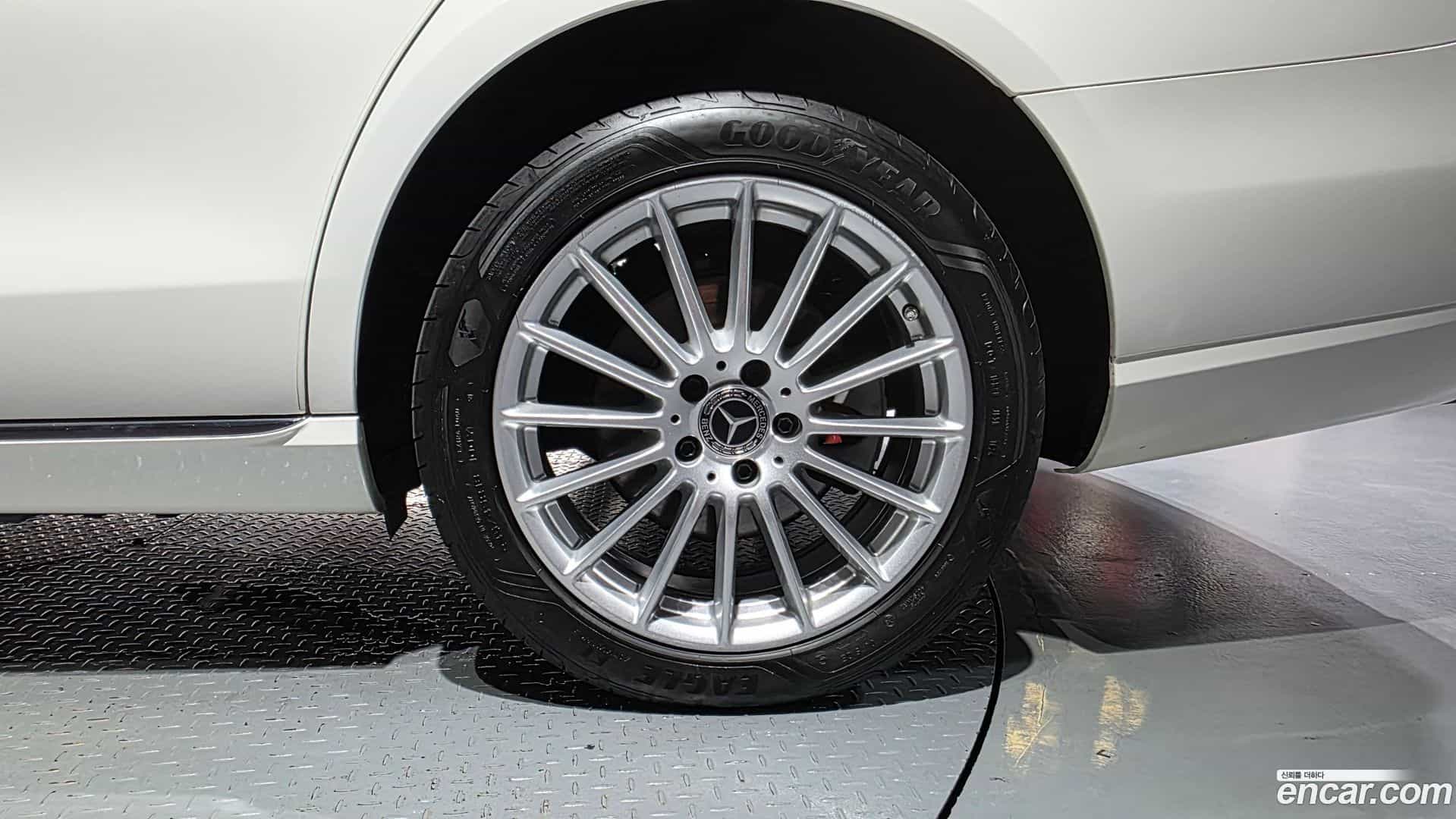 E-Class Mercedes-Benz 2022.0-OUTER-005