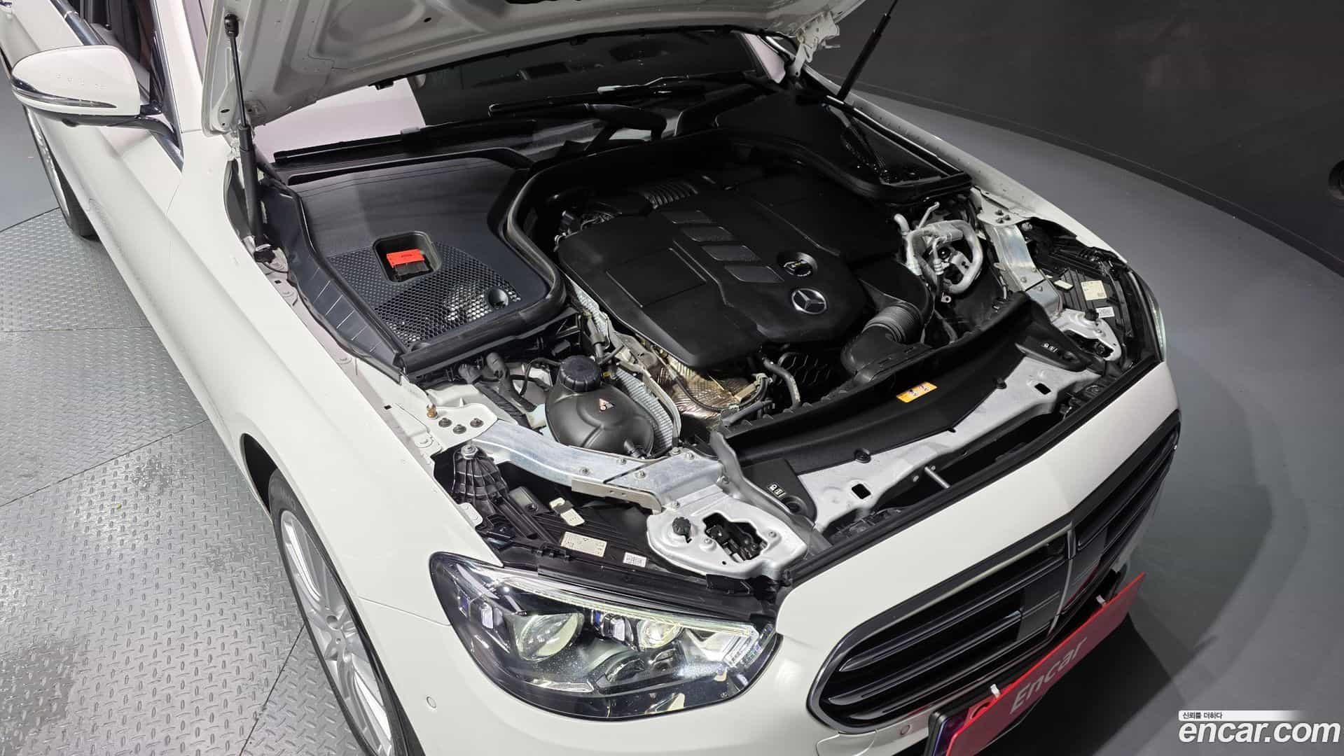 E-Class Mercedes-Benz 2022.0-OUTER-006